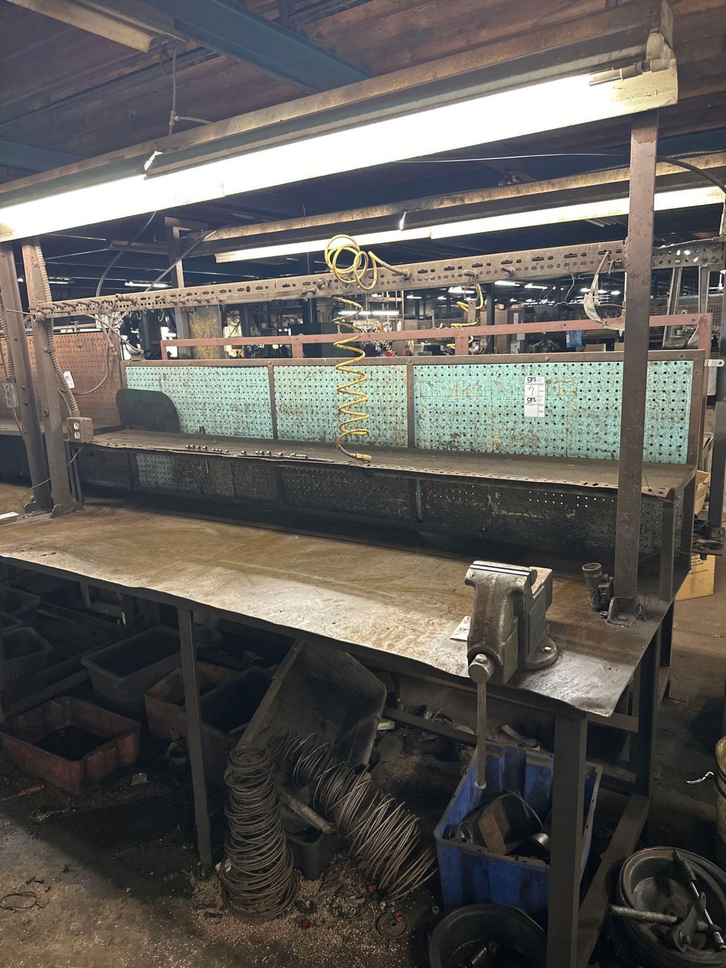 Steel Work Table w/ Vise & Work Lights