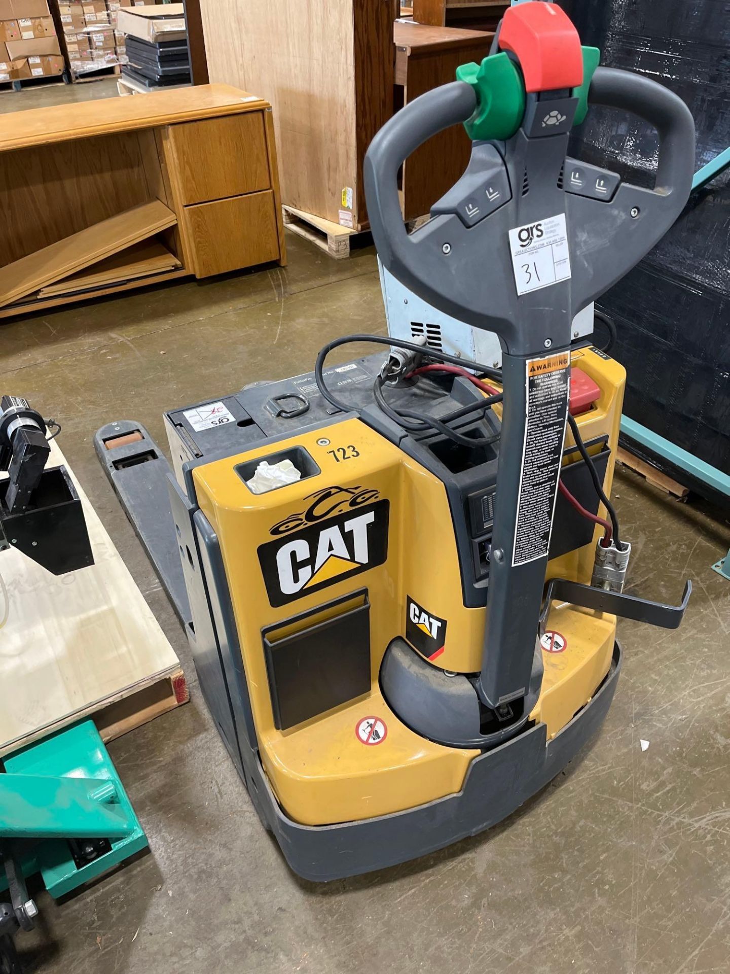 CAT Electric Pallet Jack