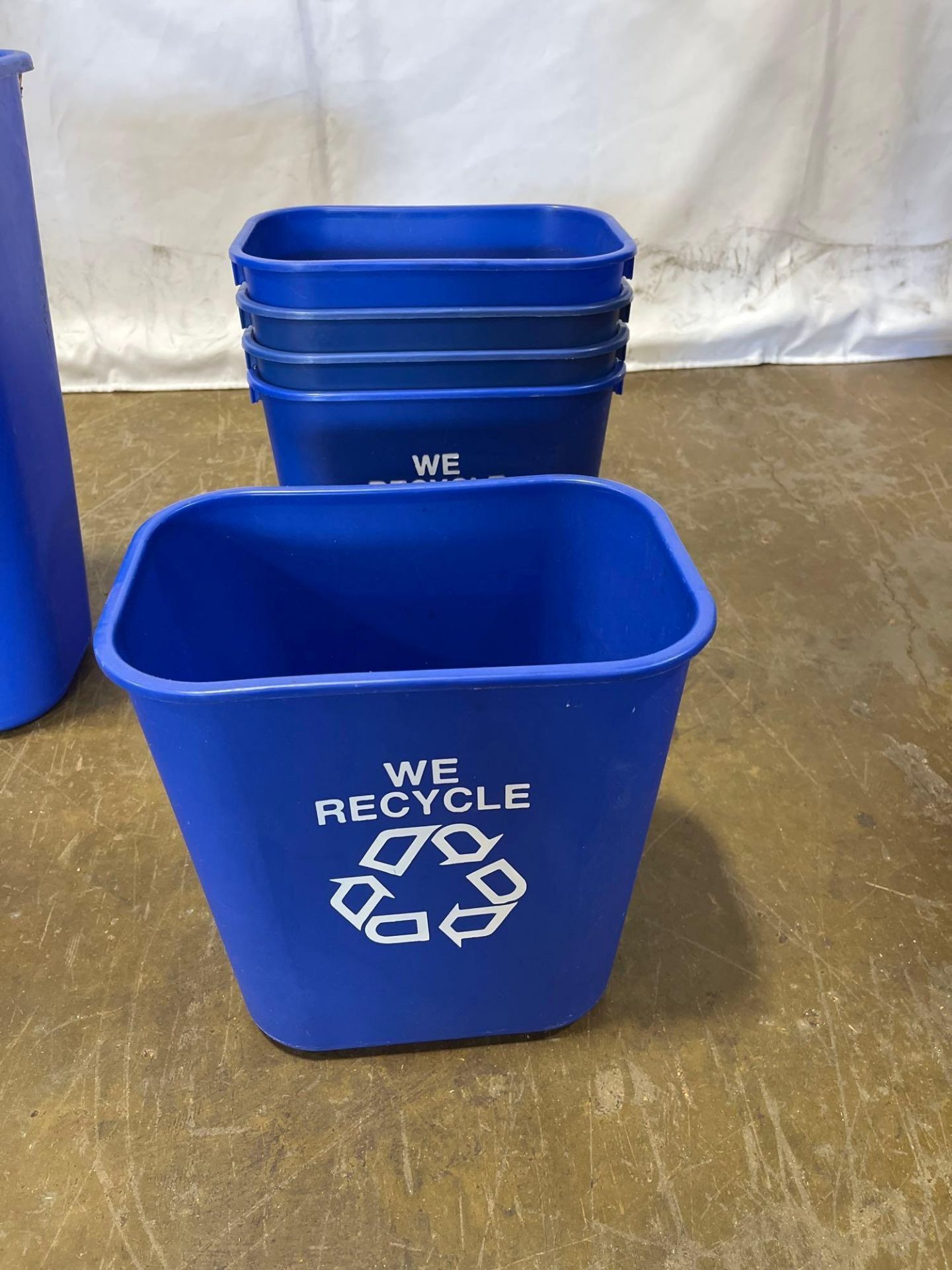 (22) Recycle Bins - Image 3 of 4