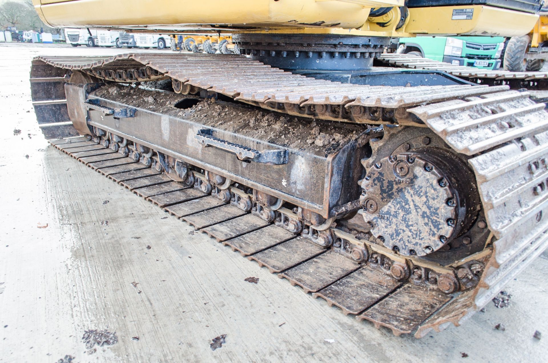 Caterpillar 313F LGC 13.8 tonne steel tracked excavator Year: 2017 S/N: CAT0313FVGJD10187 Recorded - Image 9 of 33