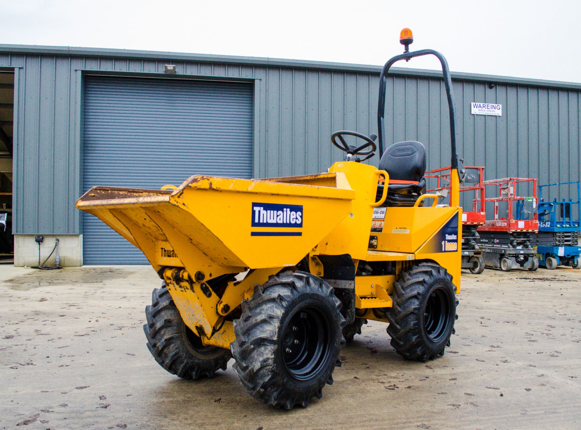 Thwaites 1 tonne 4wd hi-tip dumper Year: 2019 S/N: 7548 Recorded Hours: 390 XL1906-06