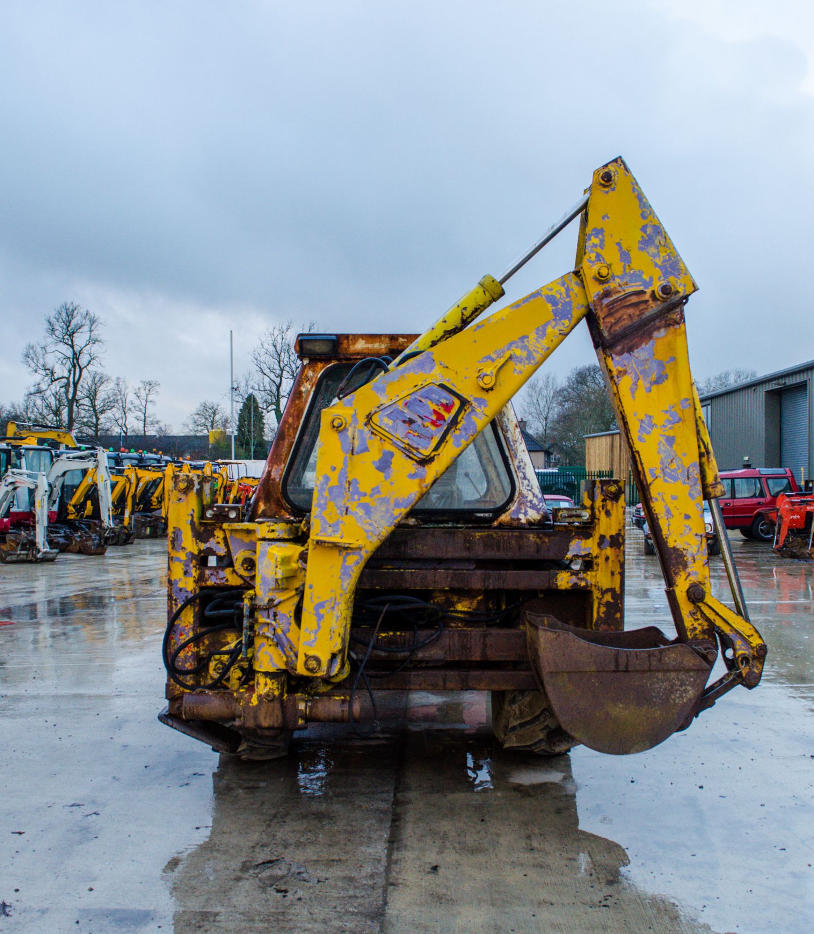 JCB 3C backhoe loader Year: 1975 S/N: 27295 Reg: NBT 829P Recorded Hours: 3855 - Image 6 of 21