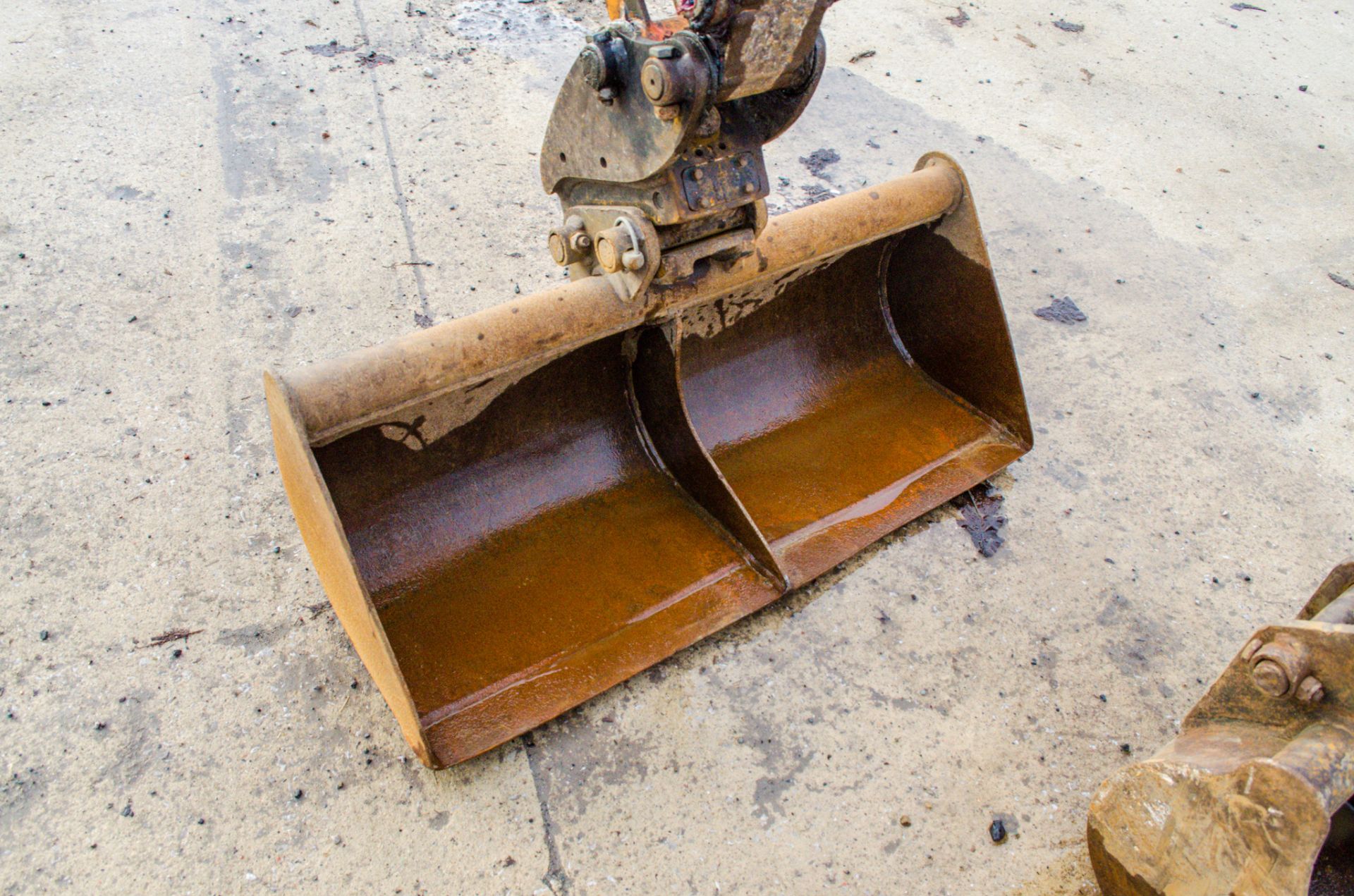 Kubota U10-3 1 tonne rubber tracked micro excavator Year: 2014 S/N: 23167 Recorded Hours: 3249 - Image 13 of 22