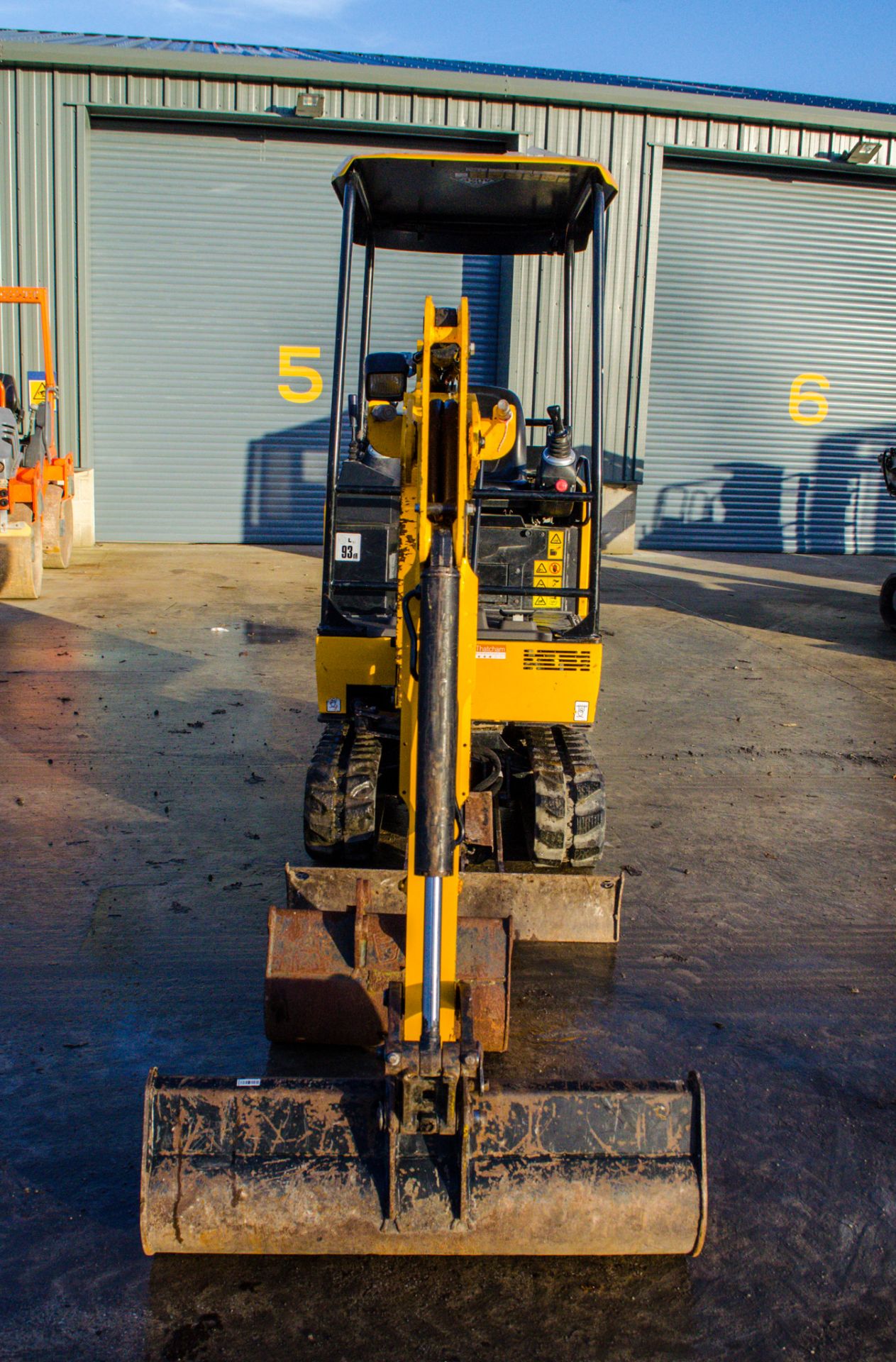 JCB 15C-2 1.5 tonne rubber tracked mini excavator Year: 2019 S/N: 2710250 Recorded Hours: 901 piped, - Image 5 of 22