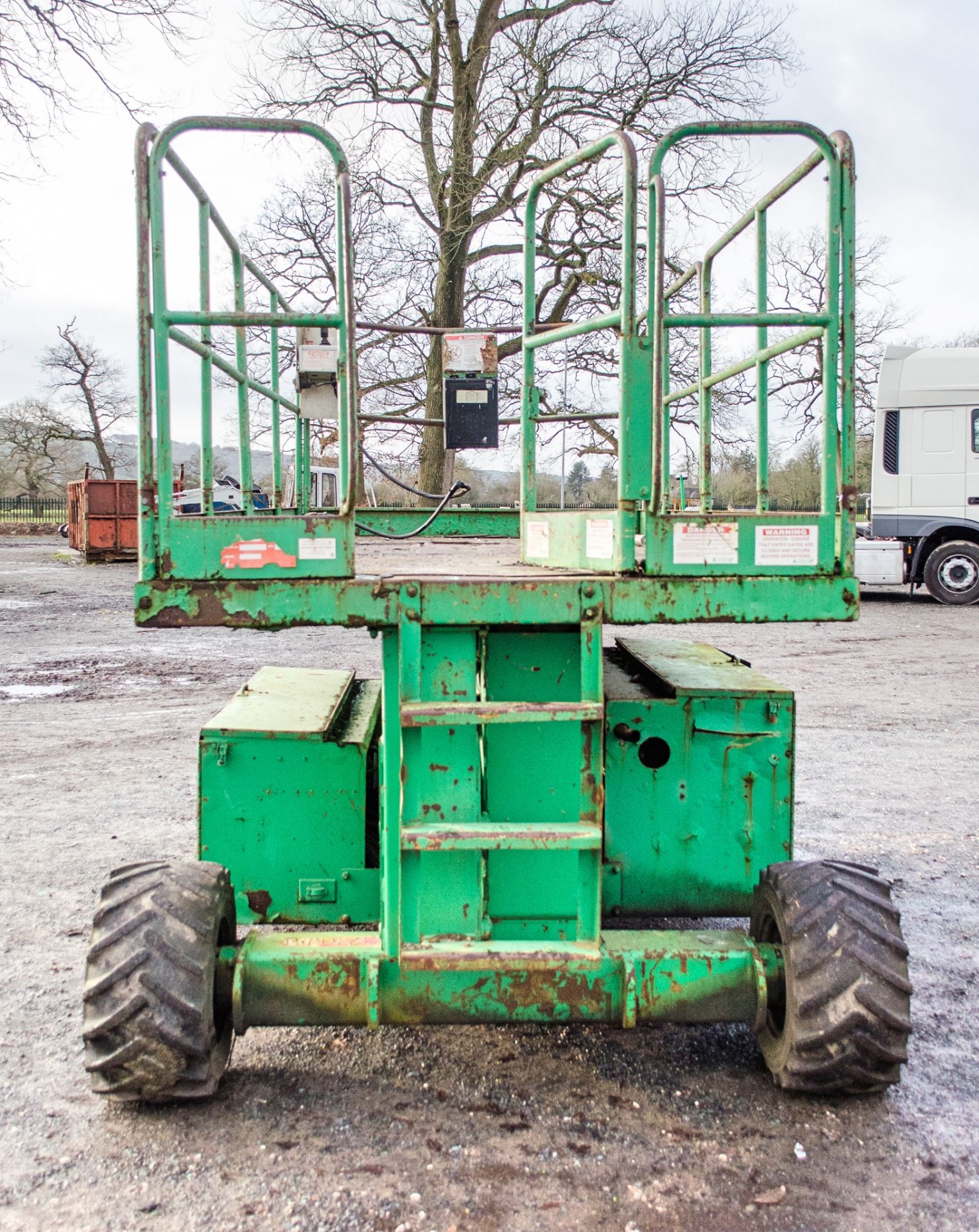 Simon Boxer diesel driven rough terrain 4x4 scissor lift access platform No VAT on hammer price - Image 5 of 13