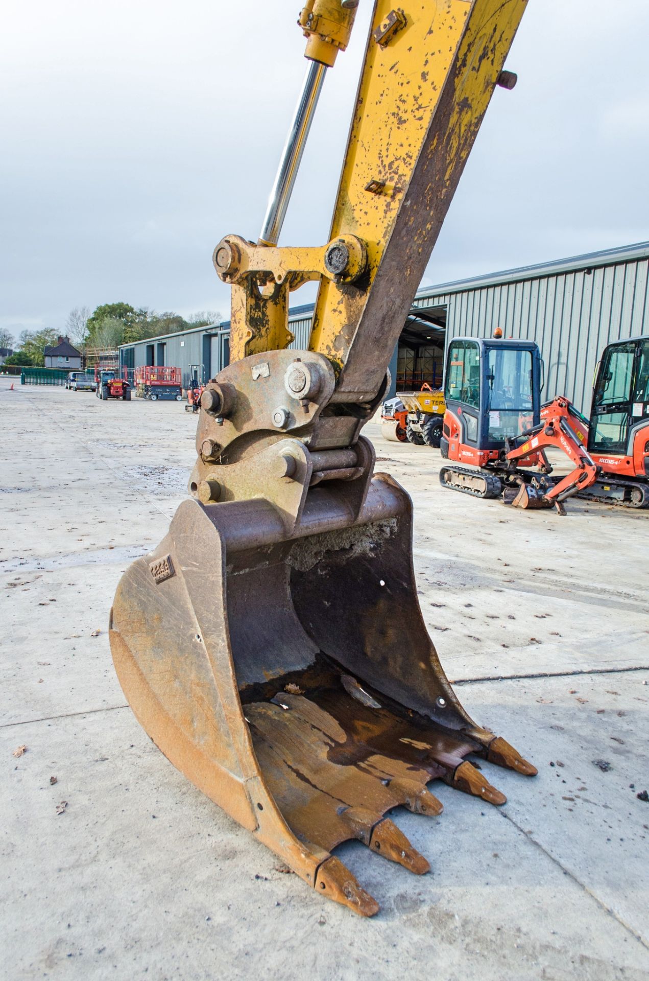 JCB JS160LC 16 tonne steel tracked excavator Year: 2004 S/N: 703772 Recorded Hours: 10424 piped, - Image 12 of 25