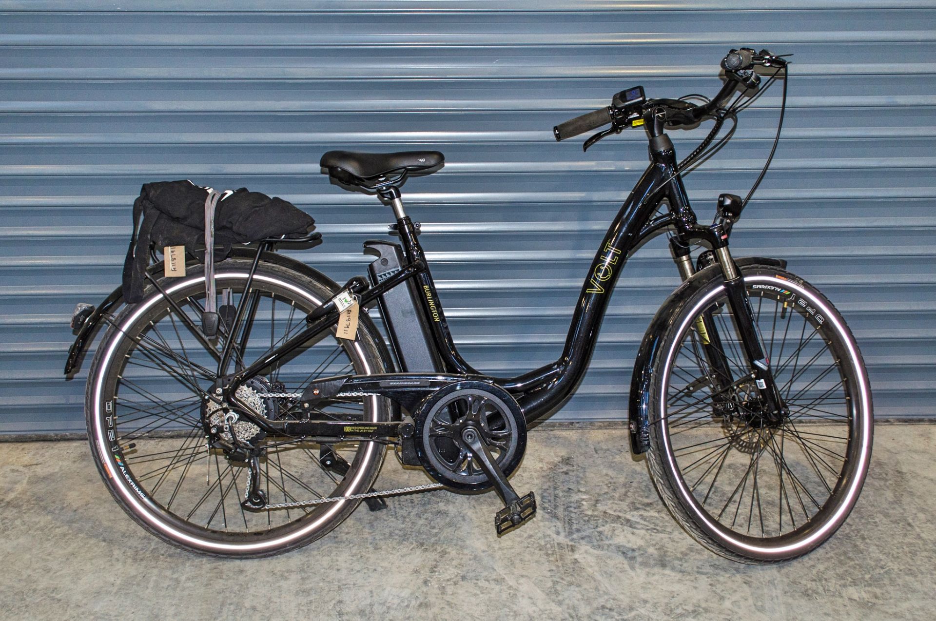 Volt Burlington e-bike Recorded Mileage: 35 c/w charger, fob, spoke lock key - Image 4 of 13