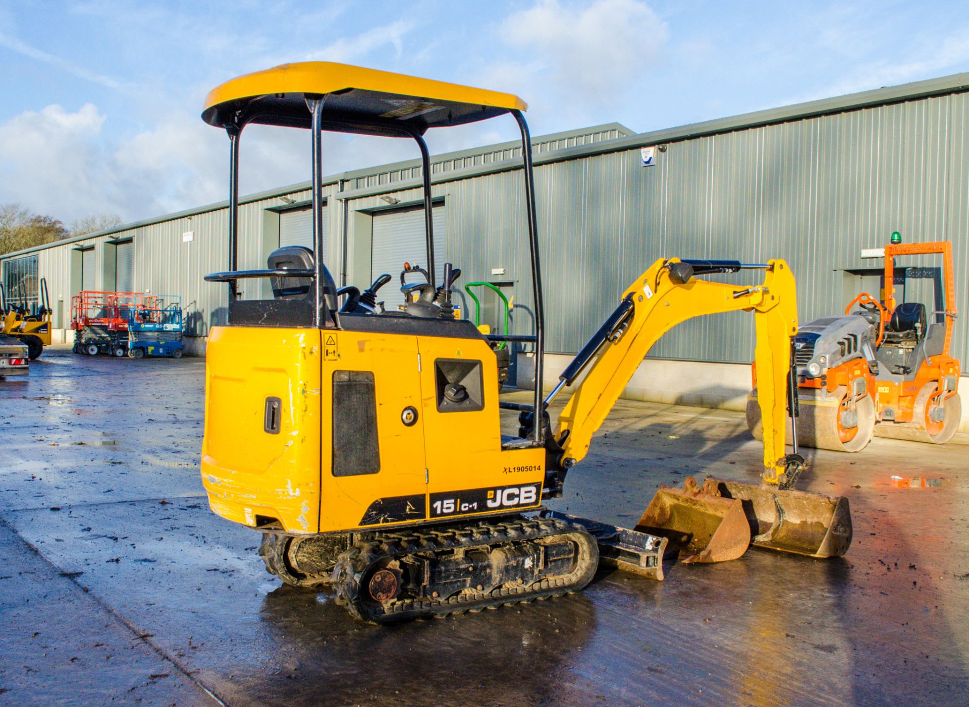 JCB 15C-2 1.5 tonne rubber tracked mini excavator Year: 2019 S/N: 2710250 Recorded Hours: 901 piped, - Image 4 of 22