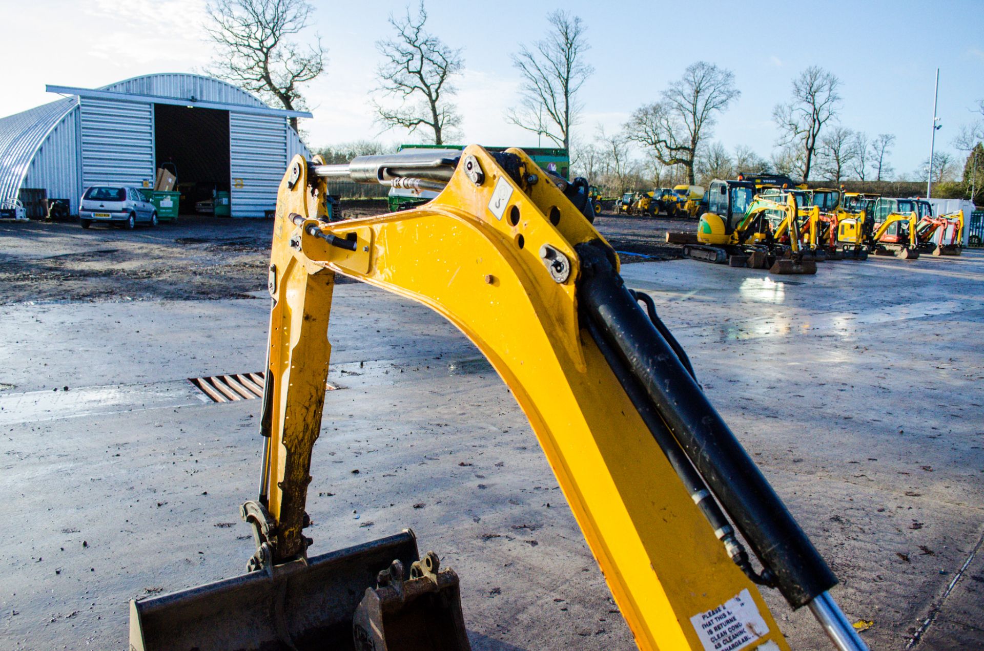 JCB 15C-2 1.5 tonne rubber tracked mini excavator Year: 2018 S/N: 2710038 Recorded Hours: 1221 - Image 11 of 22