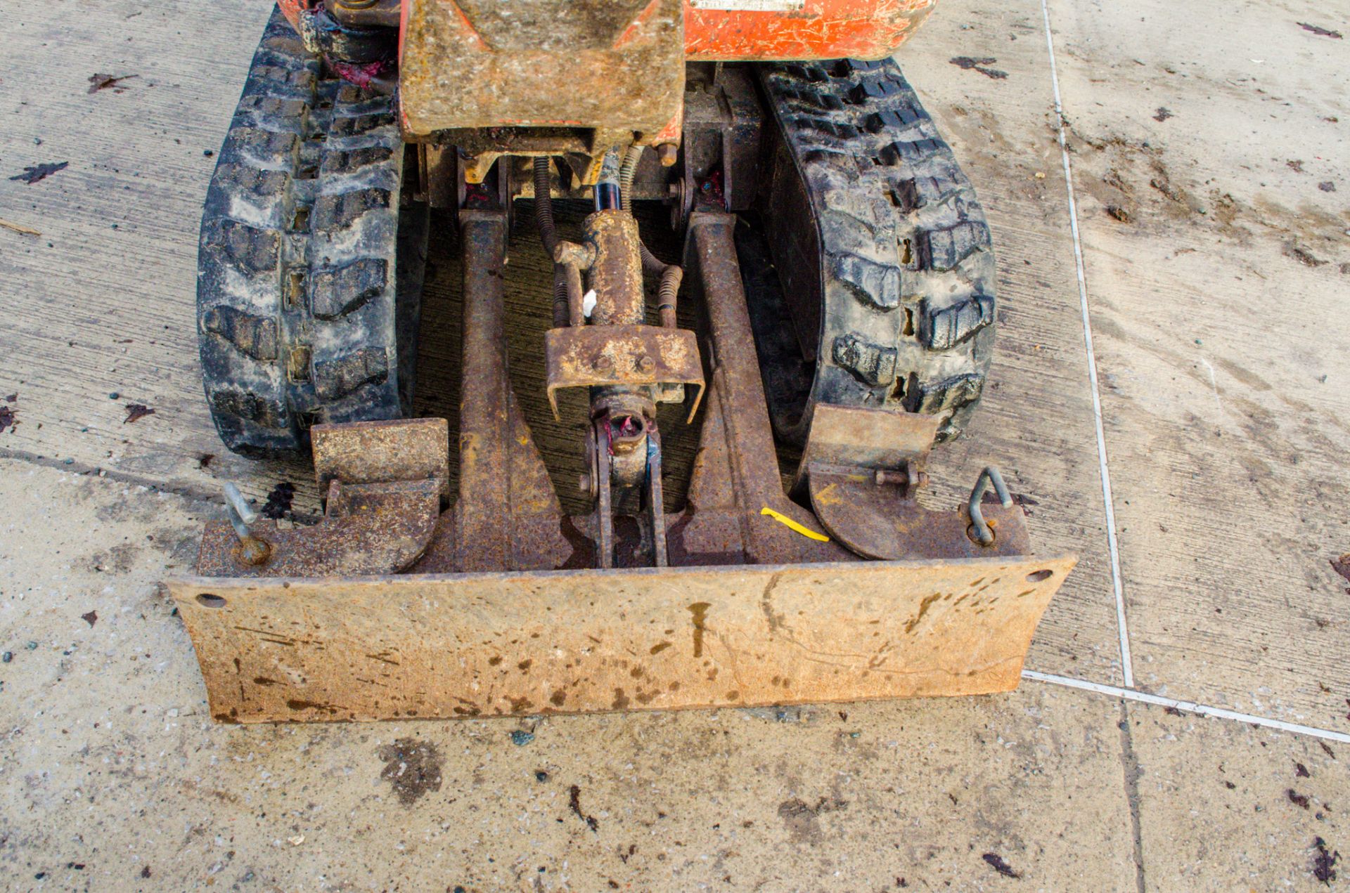 Kubota U10-3 1 tonne rubber tracked micro excavator Year: 2014 S/N: 23167 Recorded Hours: 3249 - Image 16 of 22