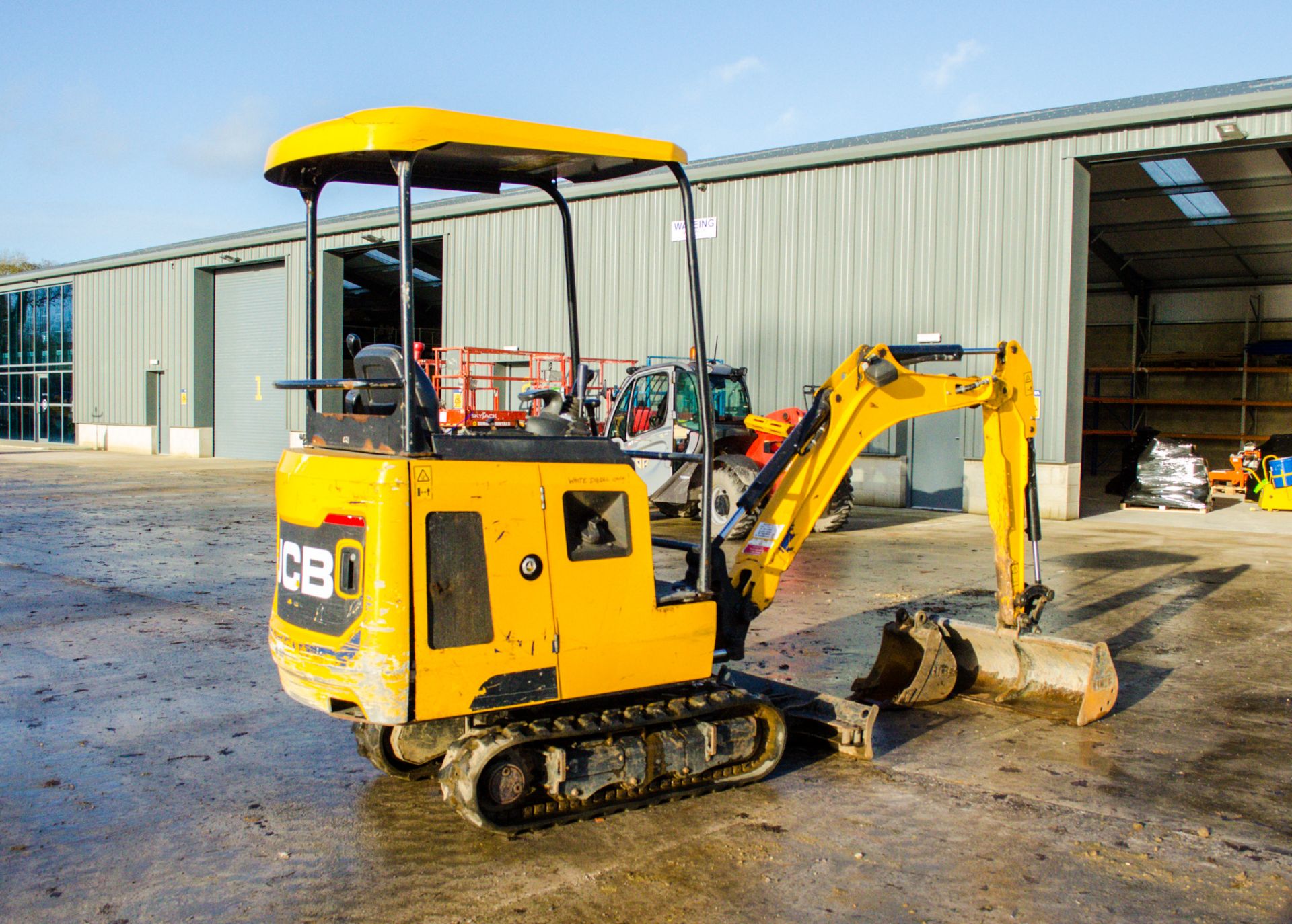JCB 15C-2 1.5 tonne rubber tracked mini excavator Year: 2018 S/N: 2710038 Recorded Hours: 1221 - Image 4 of 22