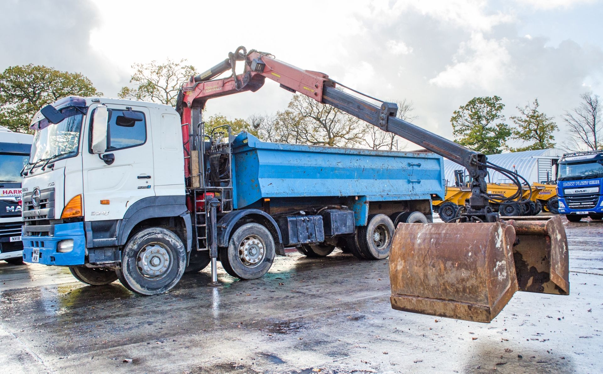 Hino 3241 32 tonne 8 wheel grab/tipper lorry Registration Number: MM08 MUK Date of Registration: - Image 17 of 29