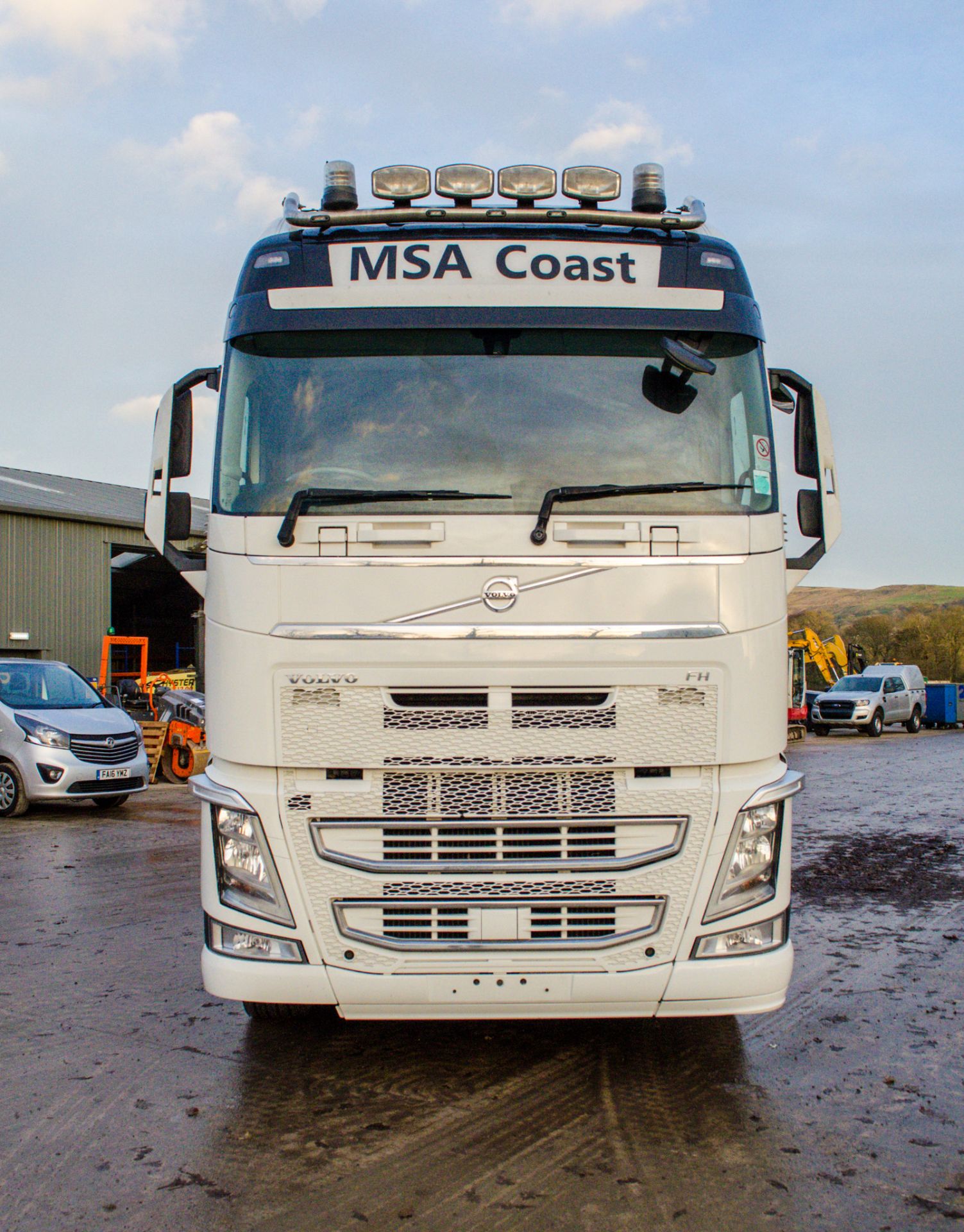 Volvo FH 500  6x2 tractor unit Registration Number:T29 MSA Date of Registration: March 2017 MOT - Image 5 of 25