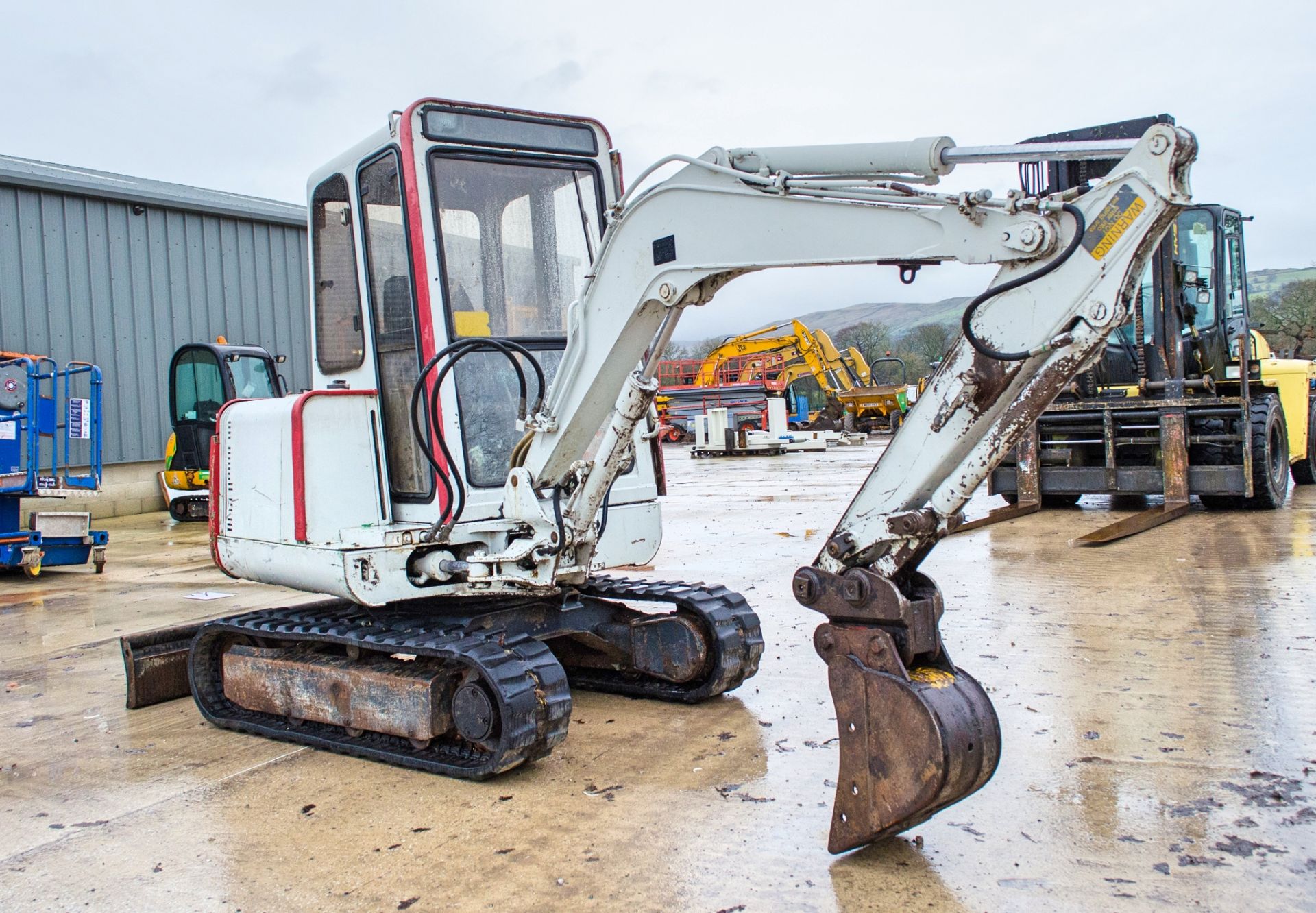 Takeuchi TB025 2.5 tonne rubber tracked mini excavator S/N: 1257305 Recorded Hours: 5849 blade, - Image 2 of 20