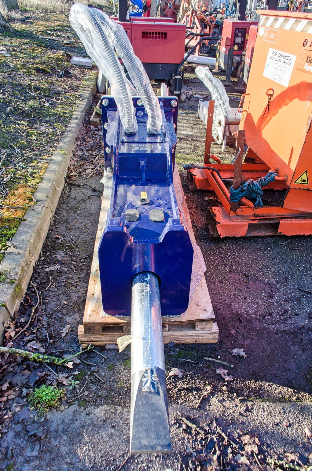 Hirox HD-X30 hydraulic breaker to suit 10 to 15 tonne excavator ** New & unused ** - Image 4 of 5