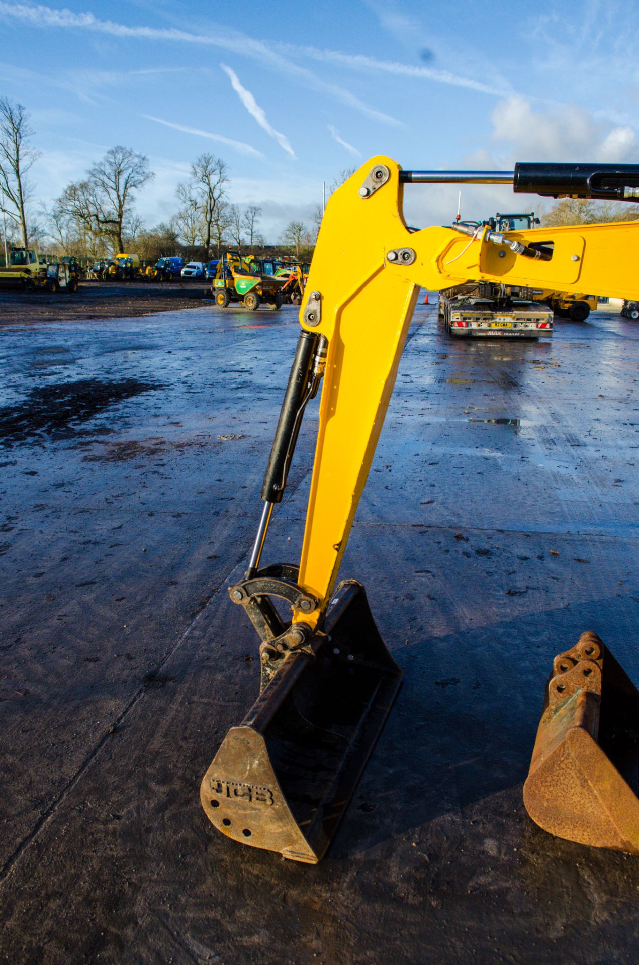 JCB 15C-2 1.5 tonne rubber tracked mini excavator Year: 2019 S/N: 2710250 Recorded Hours: 901 piped, - Image 12 of 22