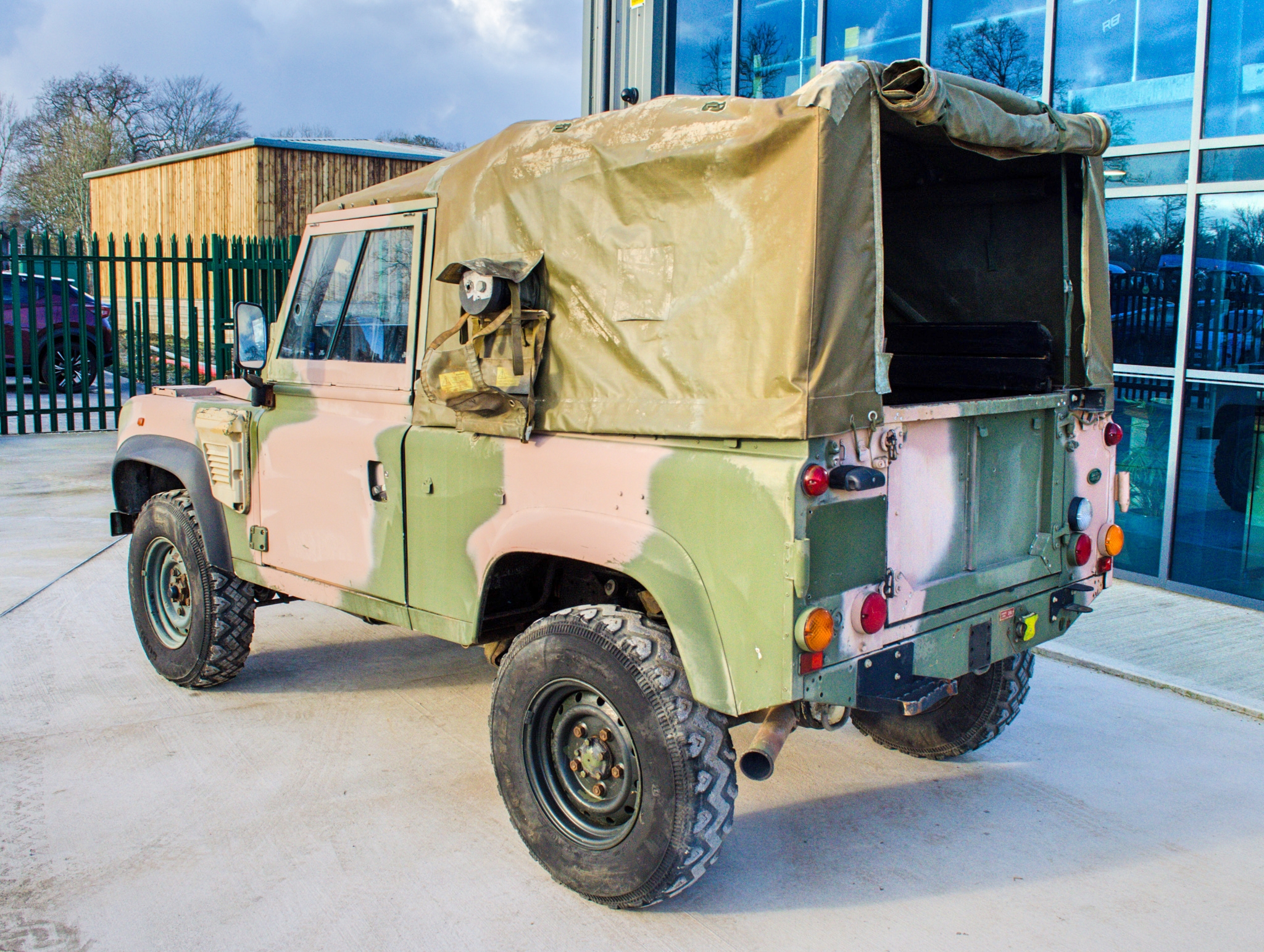 1998 Land Rover Defender 90 WOLF 2,5 litre 300TDI 4 wheel drive utility vehicle Ex MOD - Image 6 of 44