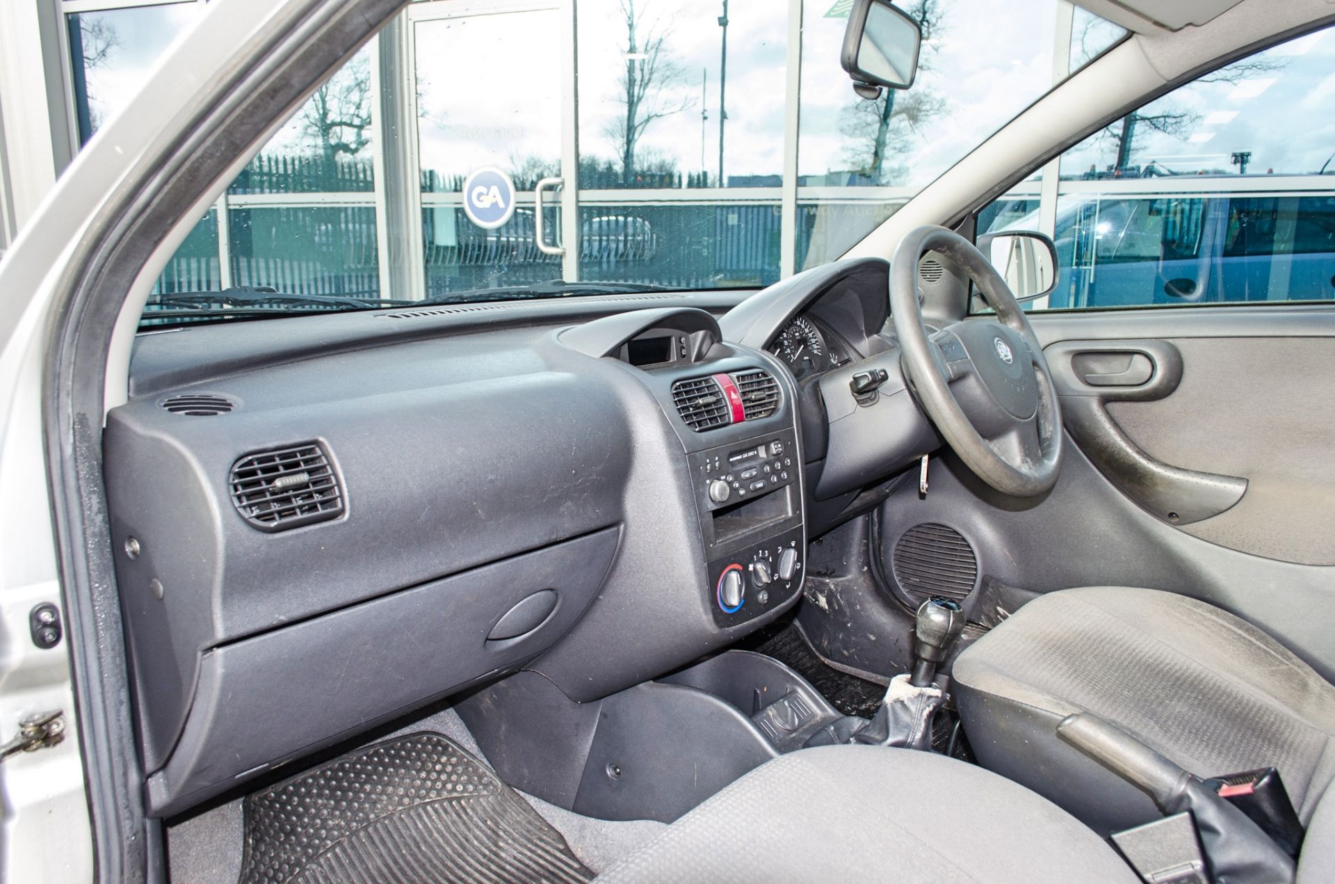 2003 Vauxhall Corsa GLS 16V 1199cc 5 door hatchback - Image 36 of 57