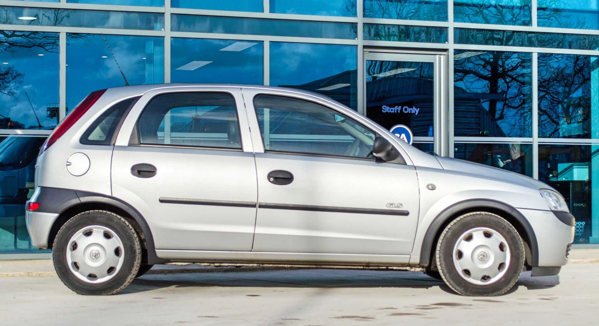 2003 Vauxhall Corsa GLS 16V 1199cc 5 door hatchback - Image 13 of 57