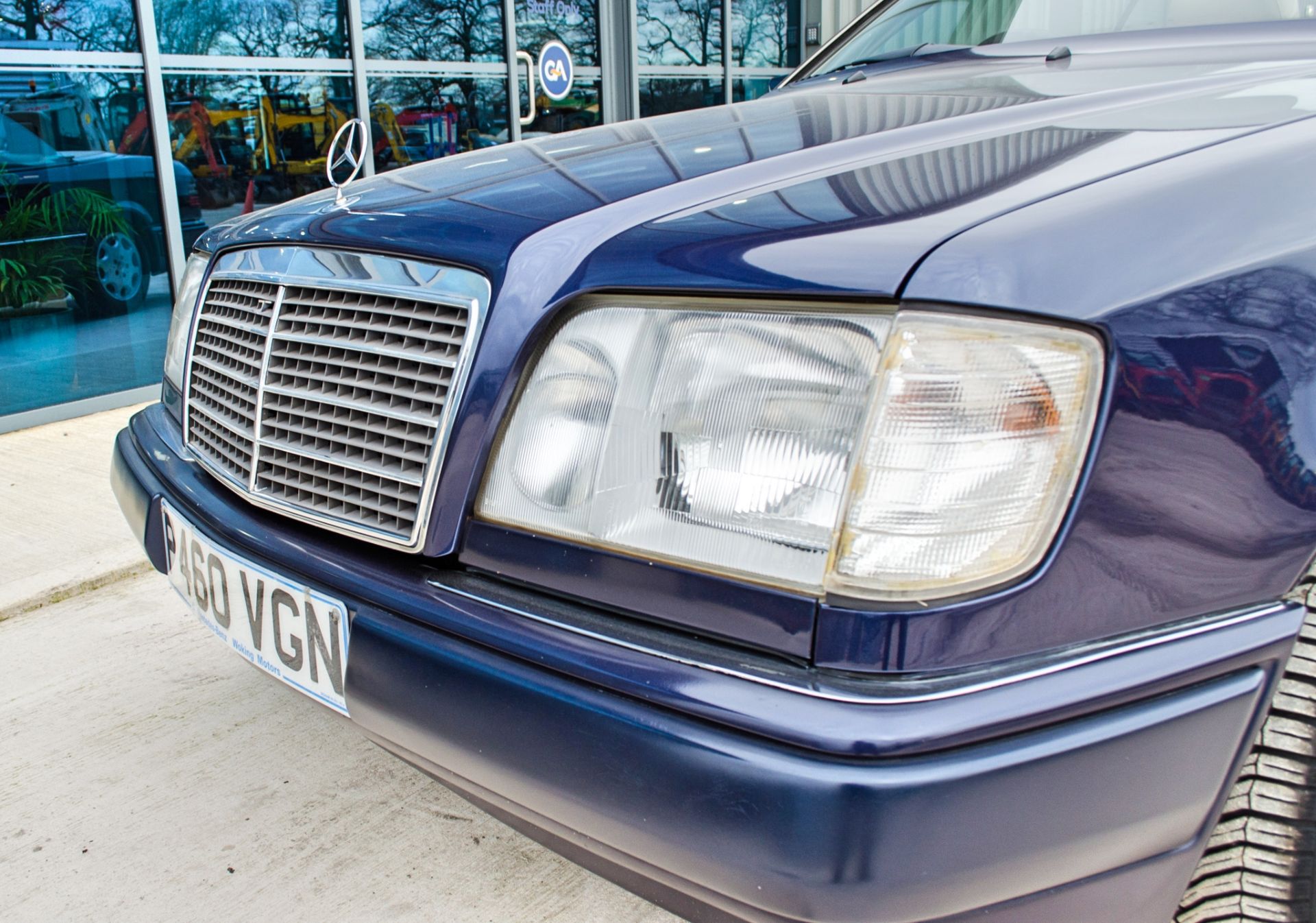 1997 Mercedes E220 2.2 litre 2 door cabriolet - Image 22 of 60