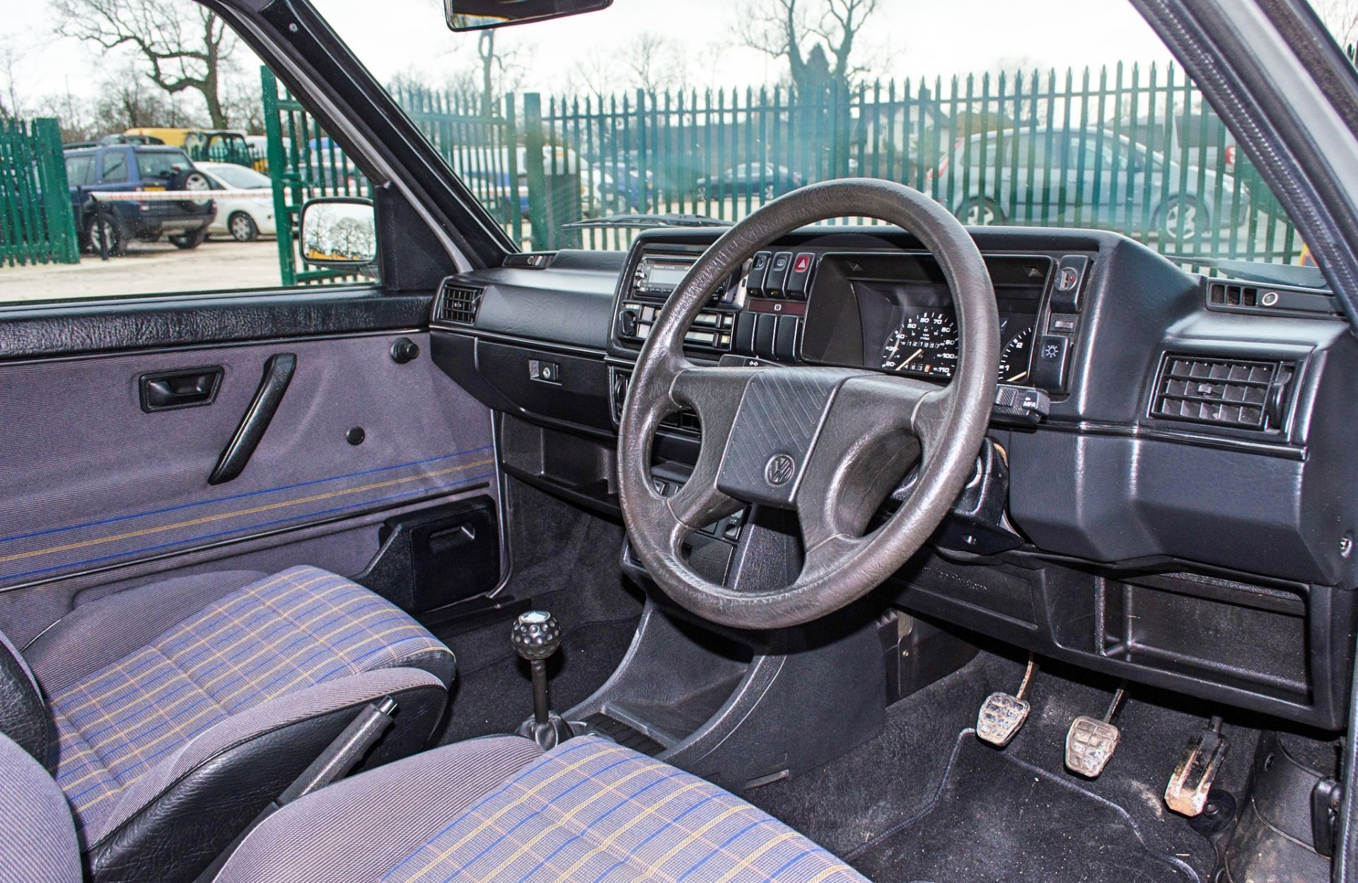 1989 Volkswagen Golf GTI 1.8 litre 3 door hatchback - Image 27 of 52