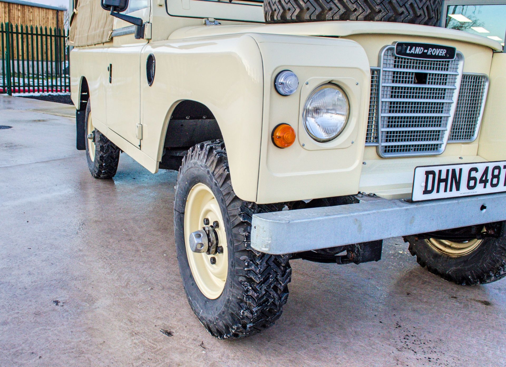 1978 Land Rover Series 3 109 2.25 litre petrol 2 door convertible 4 wheel drive - Image 16 of 48