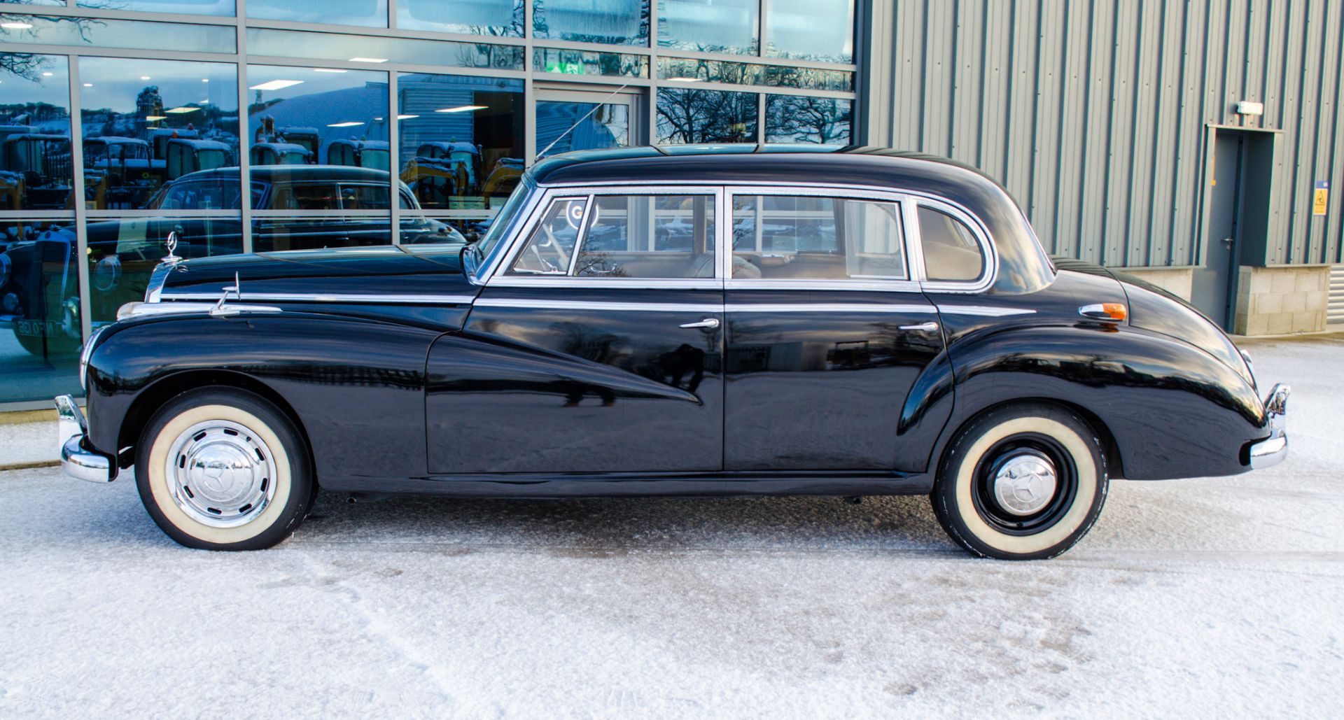 1956 Mercedes Benz 300 Adenauer 3 litre automatic 4 door saloon - Image 16 of 63