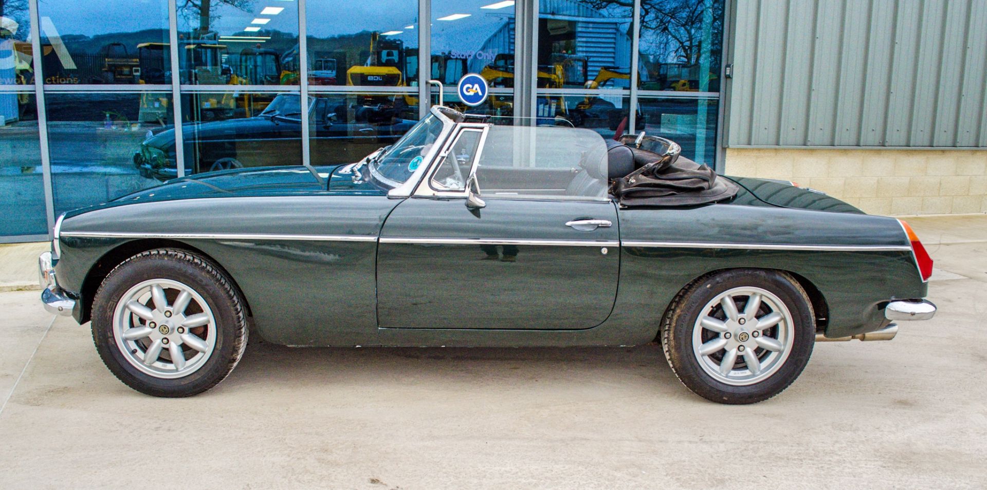 1970 MG B Roadster 1798cc convertible - Image 14 of 53