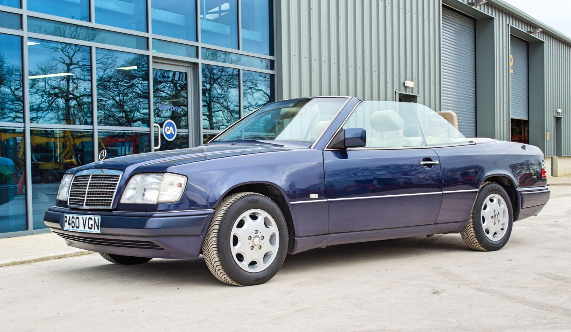 1997 Mercedes E220 2.2 litre 2 door cabriolet - Image 3 of 60