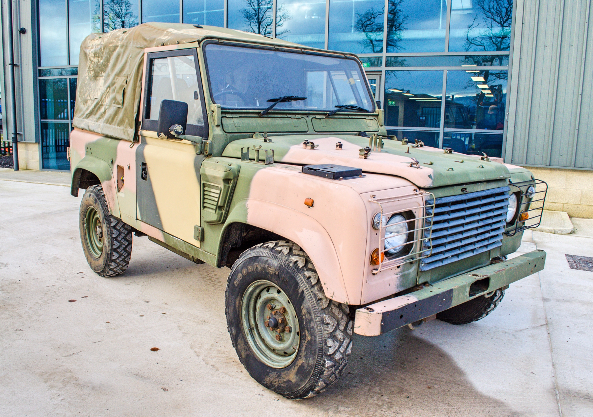 1998 Land Rover Defender 90 WOLF 2,5 litre 300TDI 4 wheel drive utility vehicle Ex MOD - Image 2 of 44