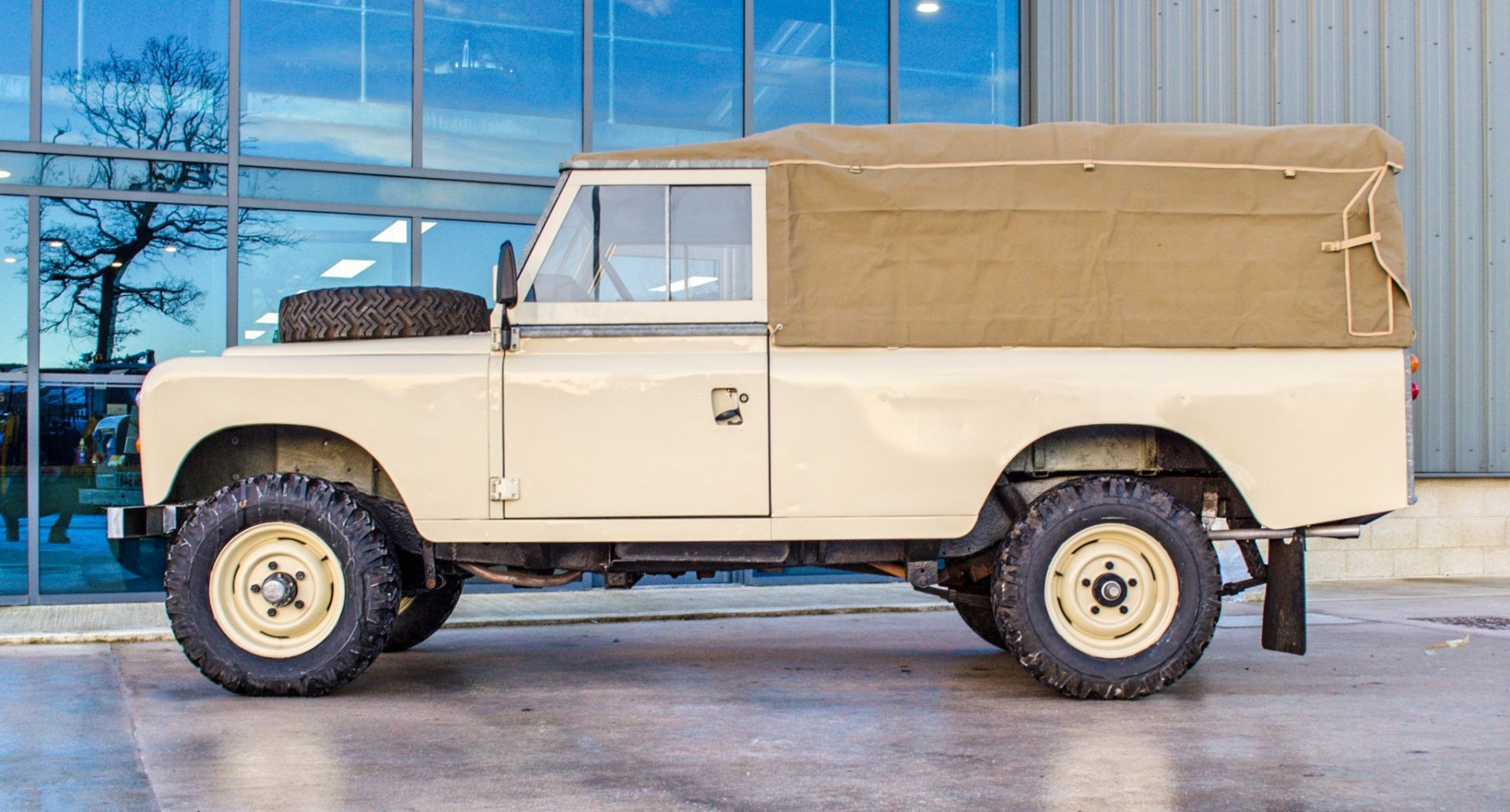 1978 Land Rover Series 3 109 2.25 litre petrol 2 door convertible 4 wheel drive - Image 11 of 48