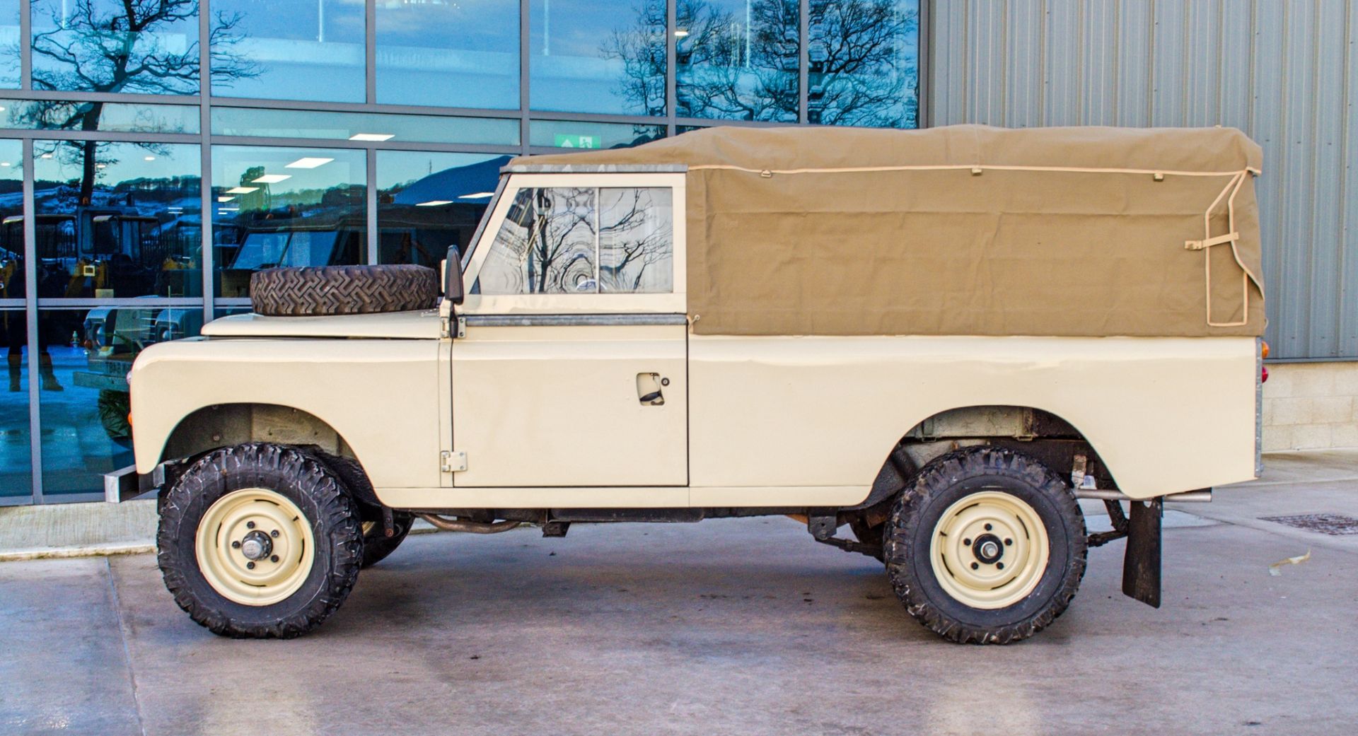 1978 Land Rover Series 3 109 2.25 litre petrol 2 door convertible 4 wheel drive - Image 12 of 48