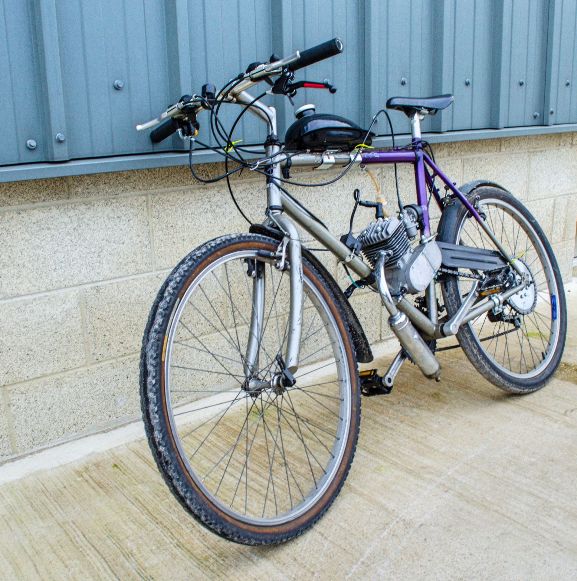 Adults mountain bike with petrol engine conversion - Image 2 of 7