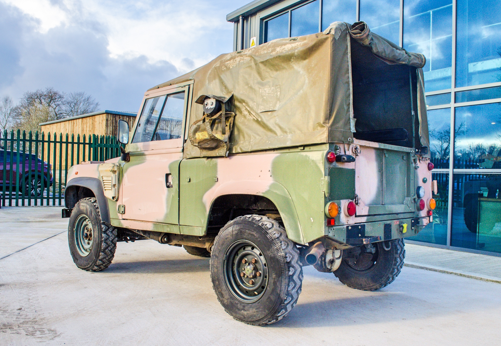 1998 Land Rover Defender 90 WOLF 2,5 litre 300TDI 4 wheel drive utility vehicle Ex MOD - Image 5 of 44