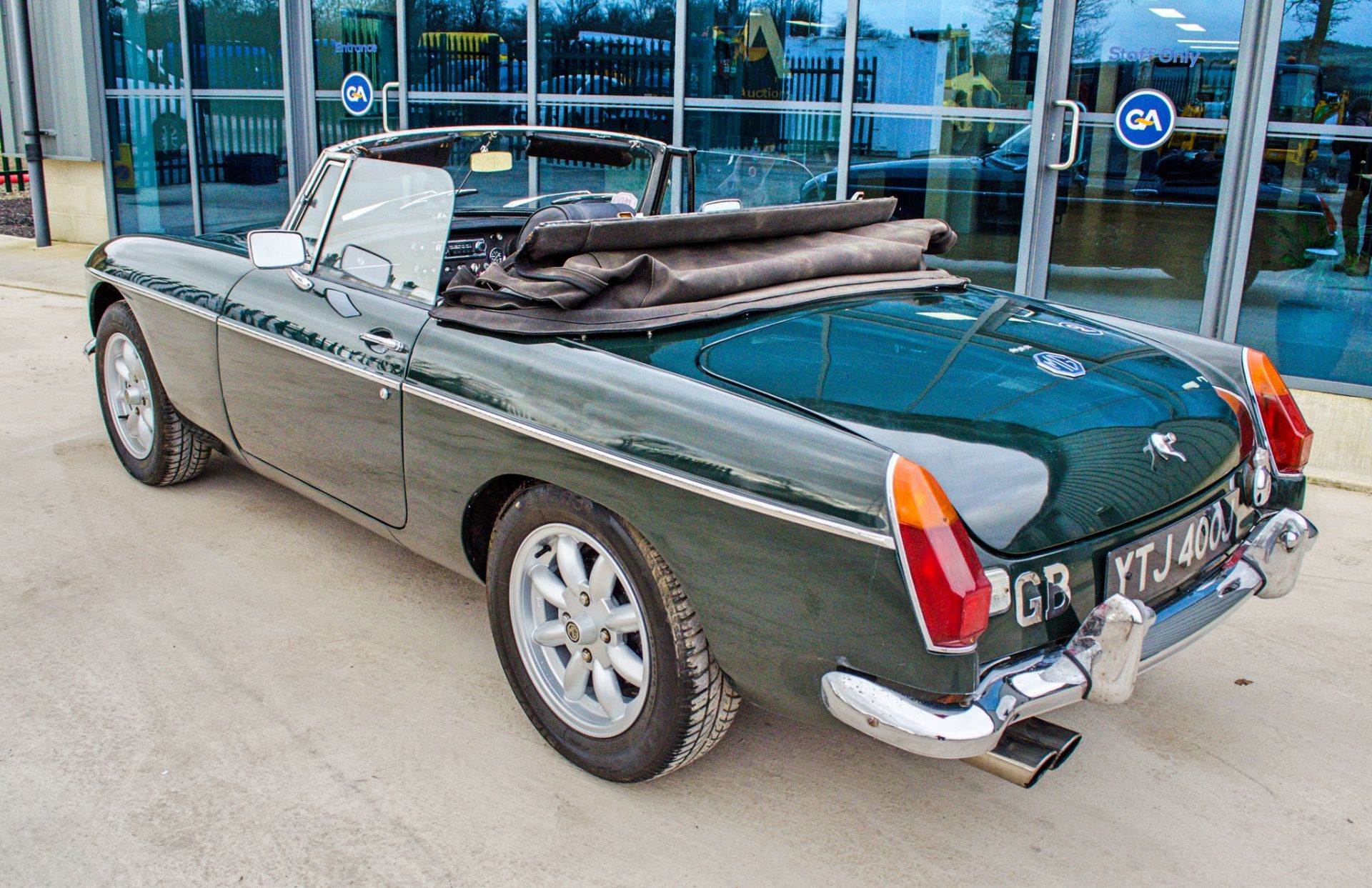 1970 MG B Roadster 1798cc convertible - Image 8 of 53