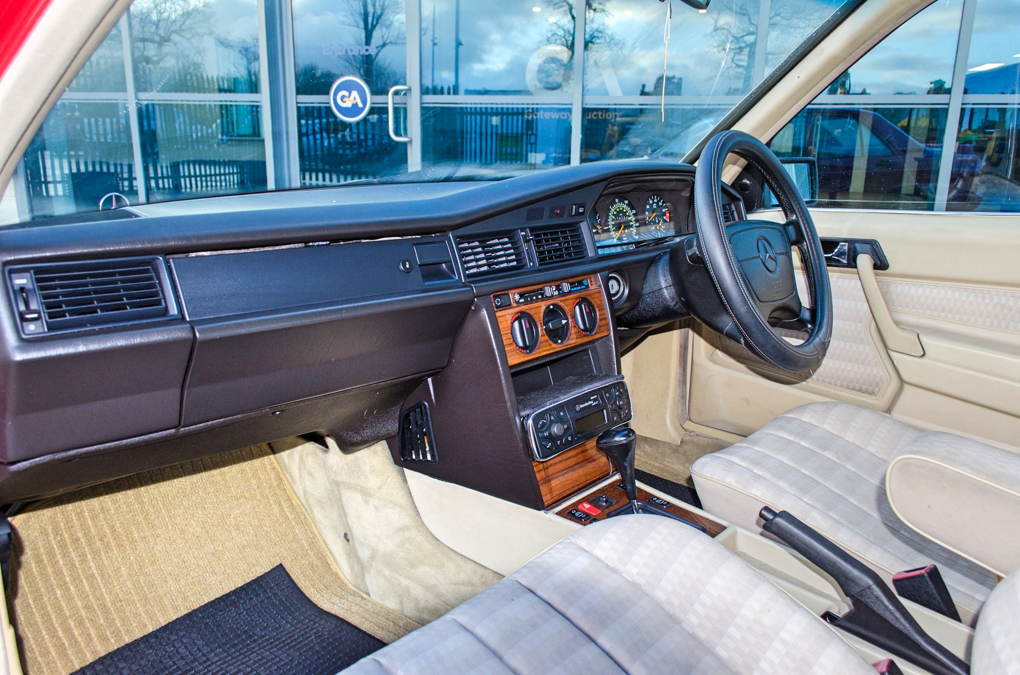 1993 Mercedes-Benz 190E 2.6 Litre 4 door salon - Image 35 of 52