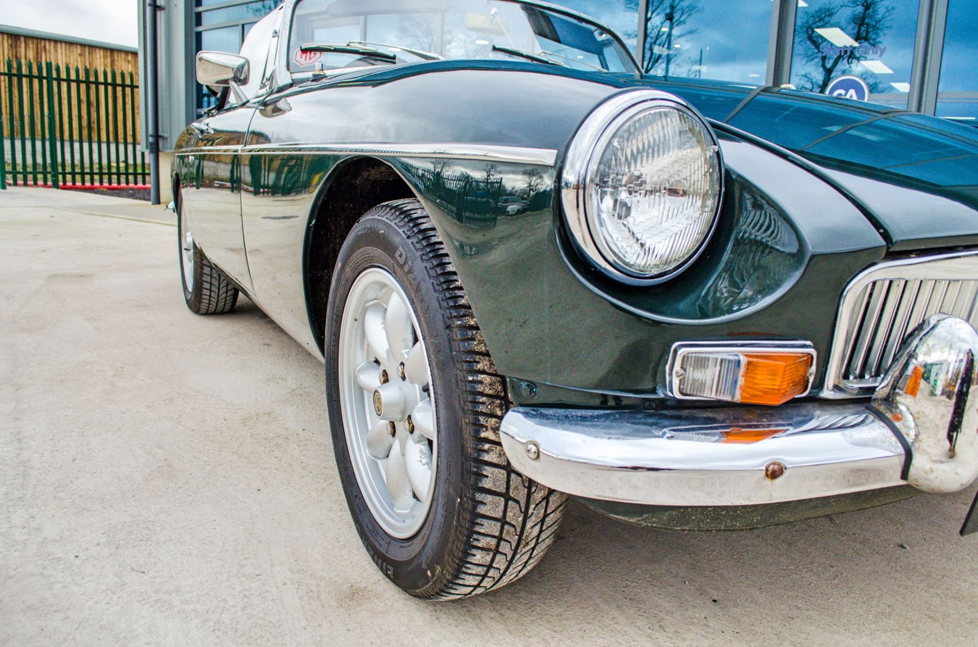 1970 MG B Roadster 1798cc convertible - Image 16 of 53