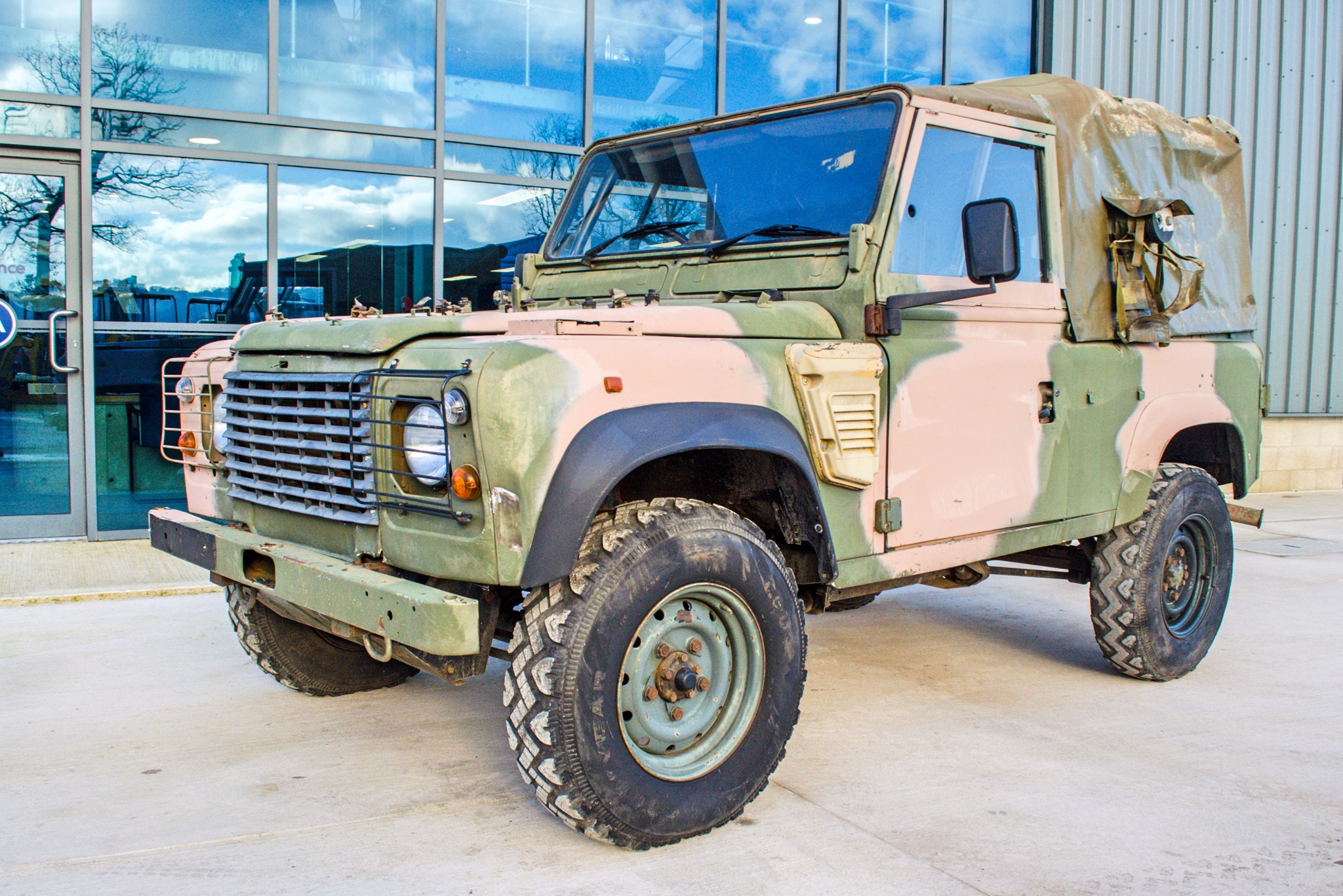 1998 Land Rover Defender 90 WOLF 2,5 litre 300TDI 4 wheel drive utility vehicle Ex MOD - Image 3 of 44
