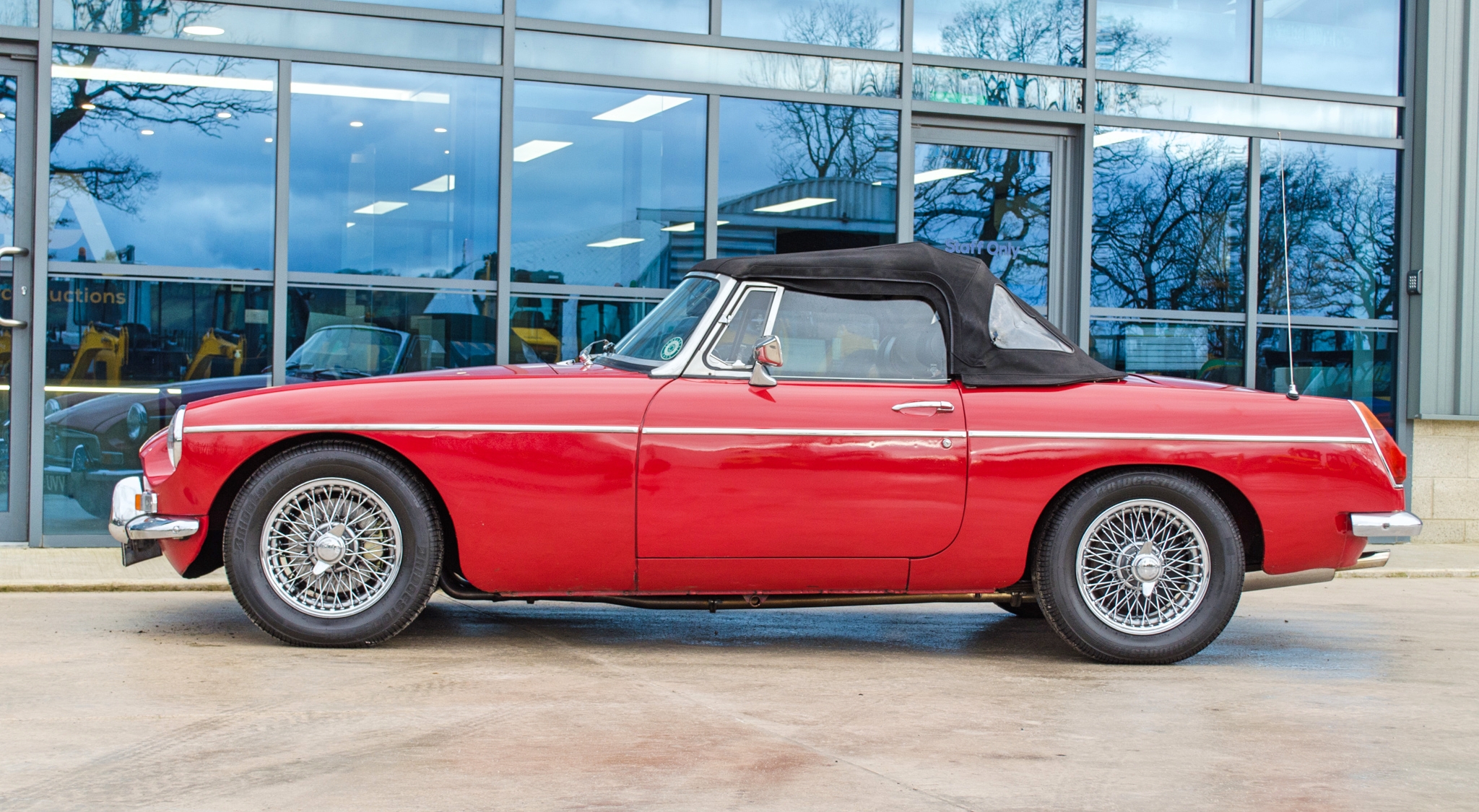 1972 MG B Roadster 1798 cc convertible - Image 15 of 54