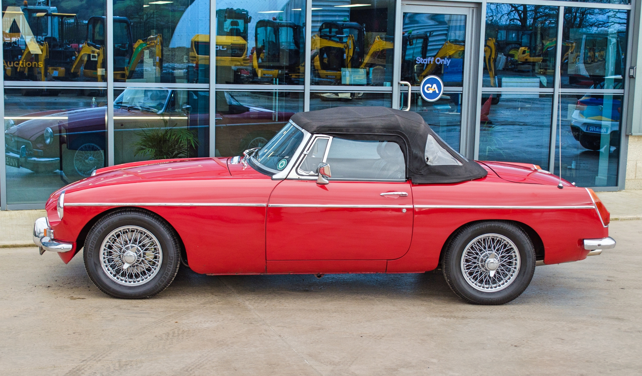 1972 MG B Roadster 1798 cc convertible - Image 16 of 54