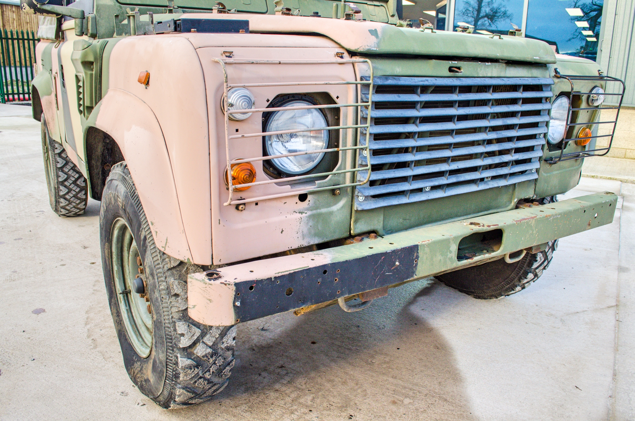 1998 Land Rover Defender 90 WOLF 2,5 litre 300TDI 4 wheel drive utility vehicle Ex MOD - Image 17 of 44