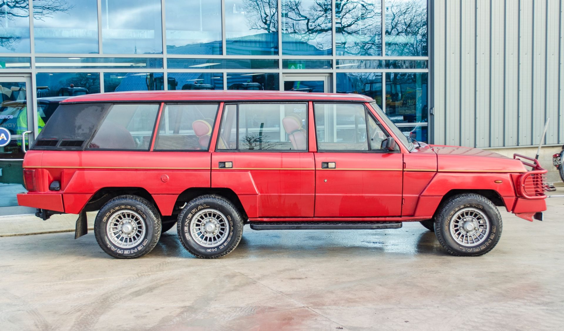 1985 Range Rover Glenfrome 3947cc V8 6-wheel 4 Door 4-wheel drive - Image 14 of 58