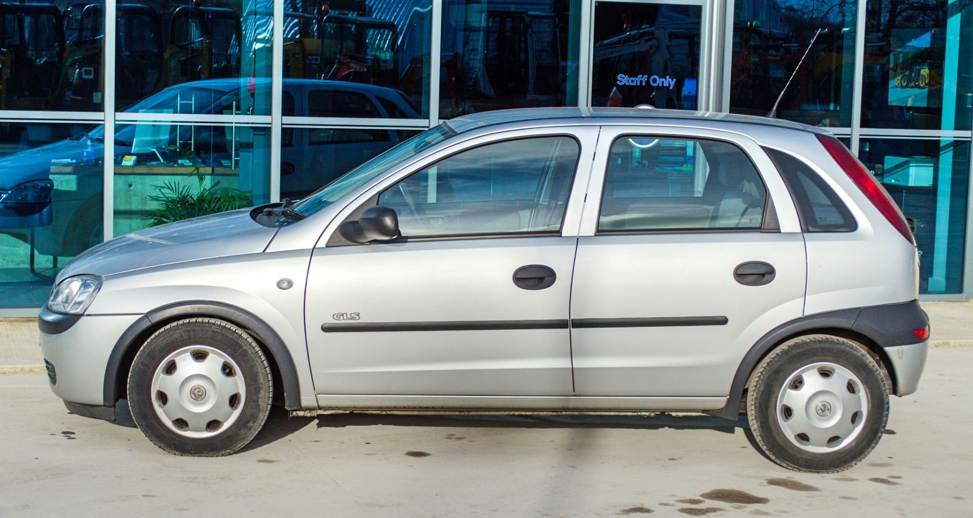 2003 Vauxhall Corsa GLS 16V 1199cc 5 door hatchback - Image 16 of 57