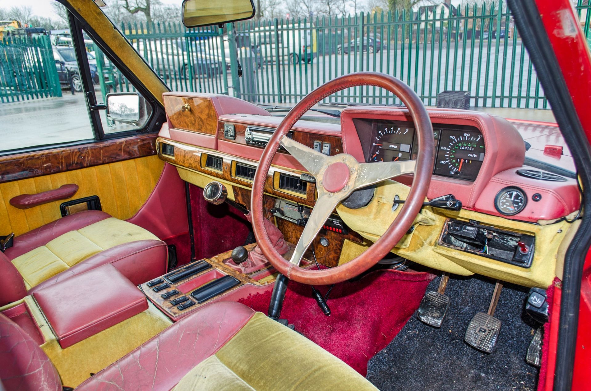 1985 Range Rover Glenfrome 3947cc V8 6-wheel 4 Door 4-wheel drive - Image 31 of 58