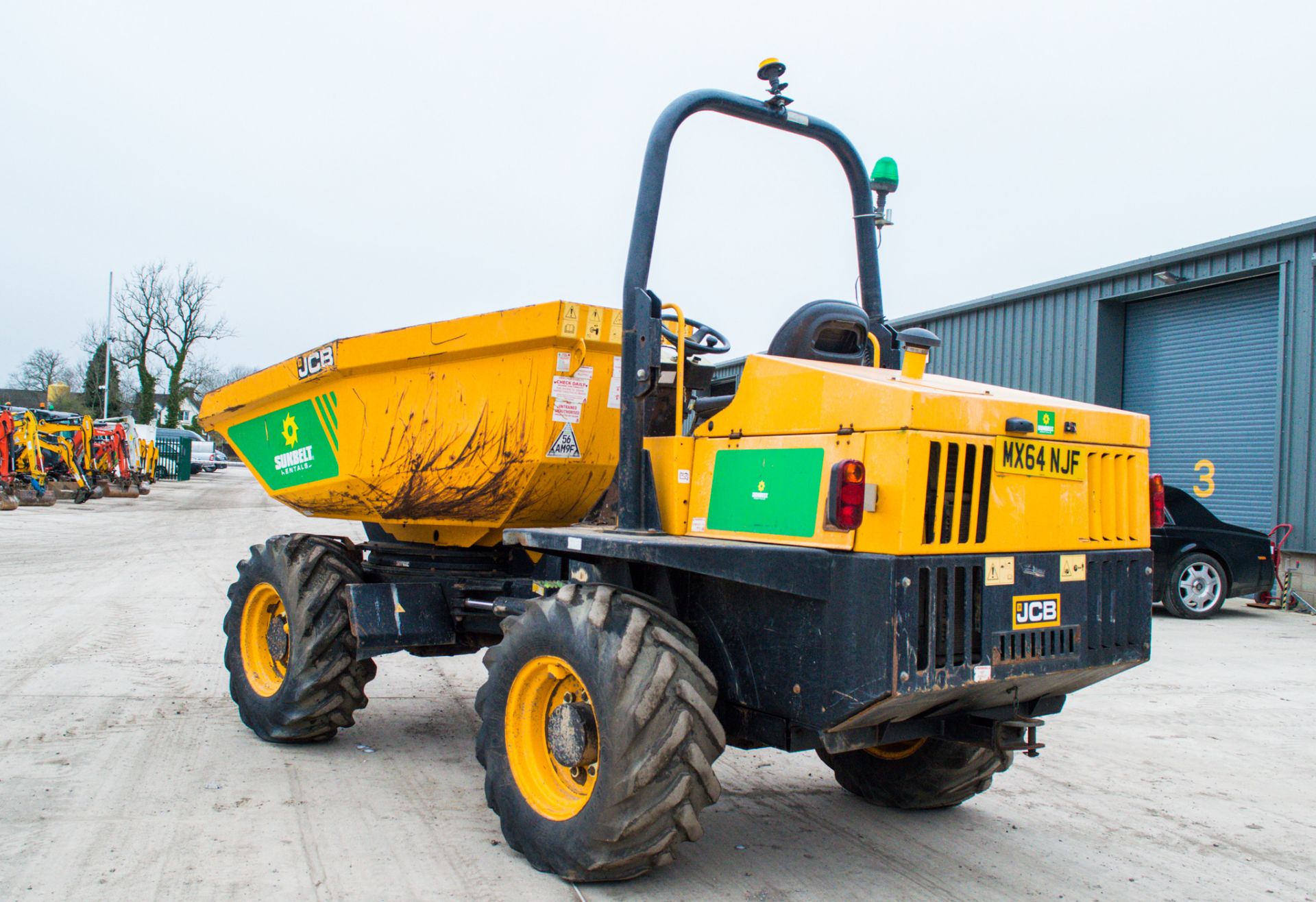 JCB 6T 6 tonne swivel skip dumper Year: 2015 S/N: FFRL8262  Recorded Hours: 1485 c/w V5 A677198 - Image 4 of 21