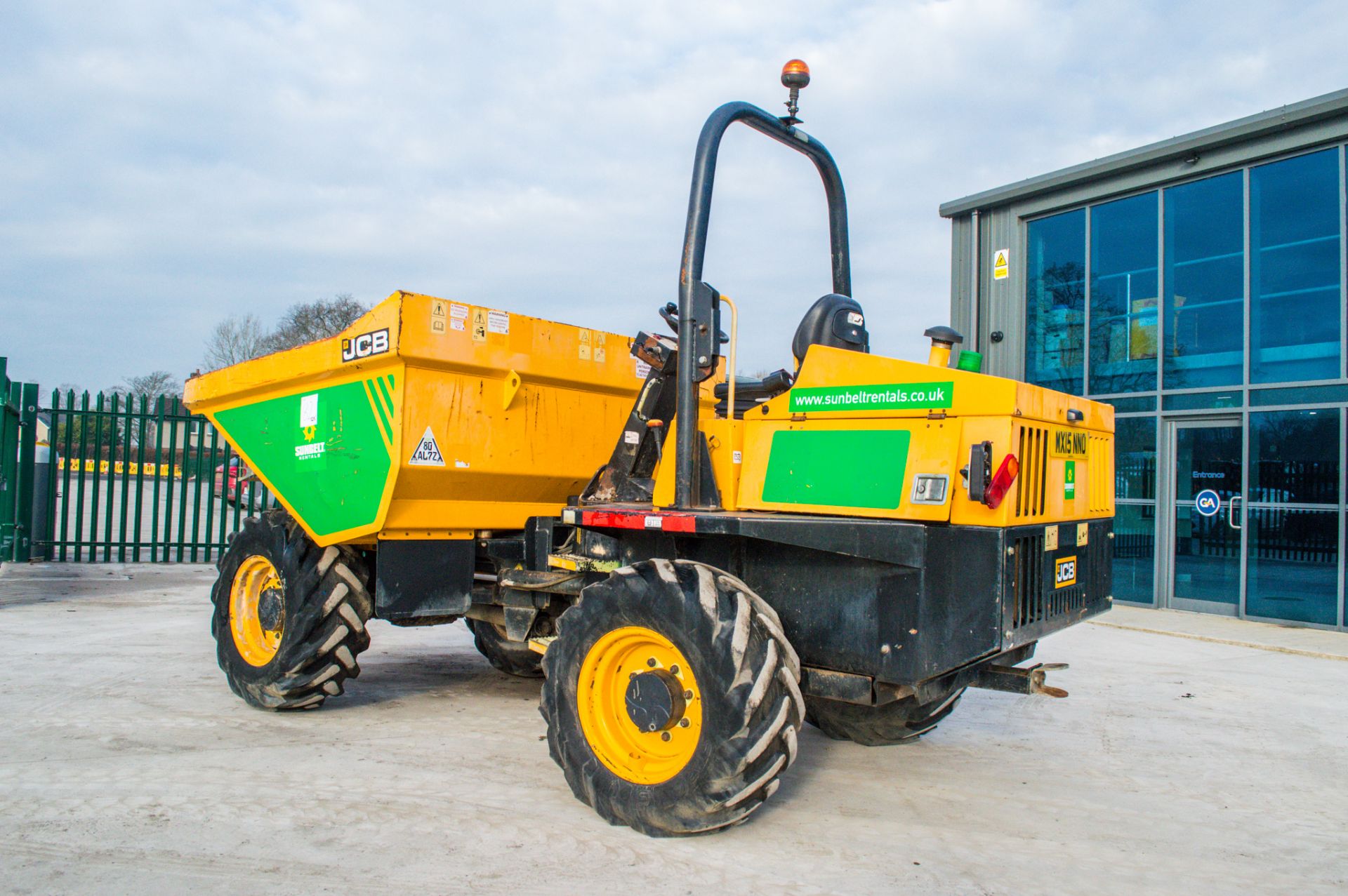 JCB 6T 6 tonne straight skip dumper Year: 2015 S/N: K7662 Recorded Hours: 861 A666981 c/w V5 - Image 3 of 20