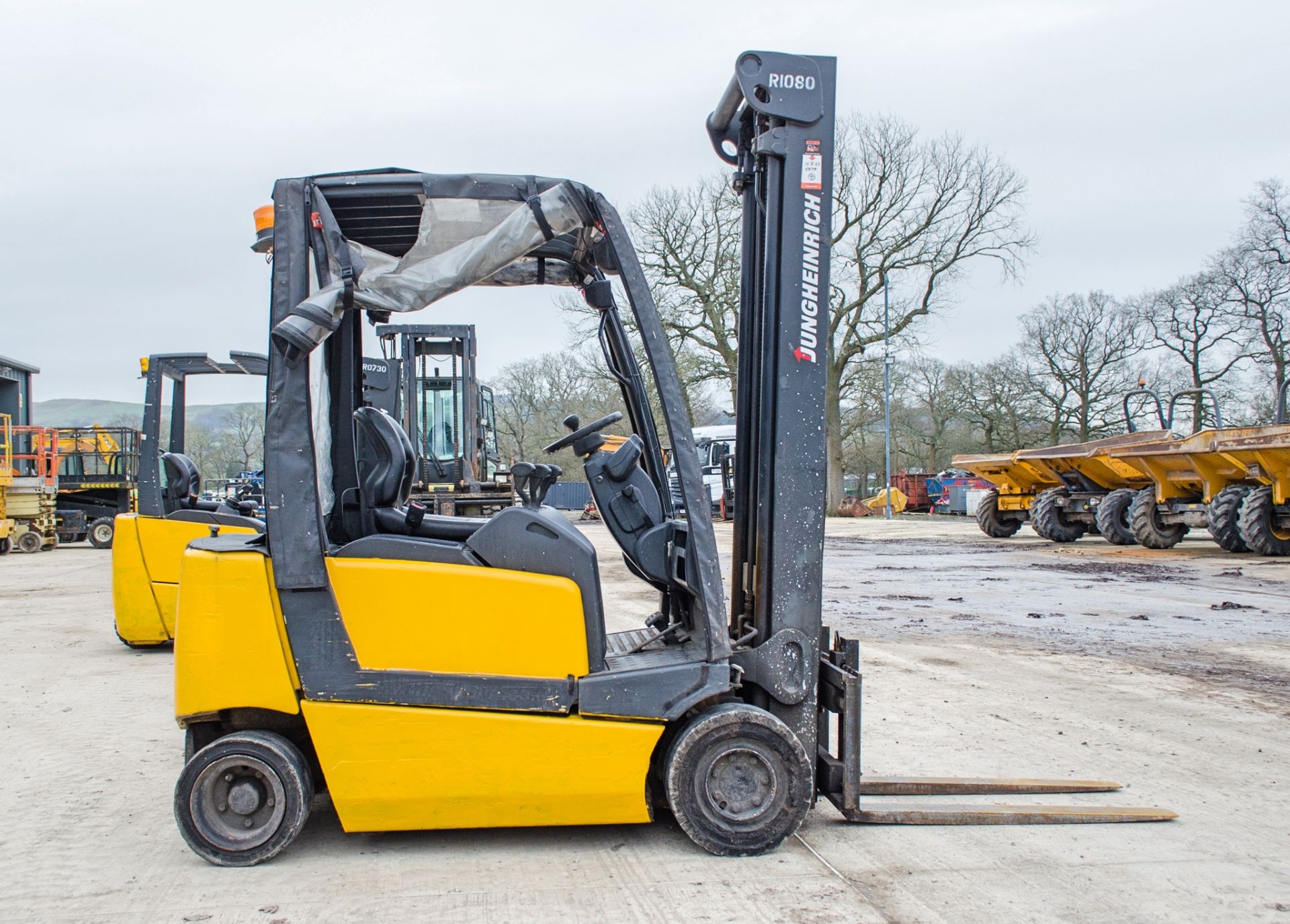 Jungheinrich EFGV-16 battery electric fork lift truck Year: 1999 S/N: 89910995 c/w battery charger - Image 8 of 14