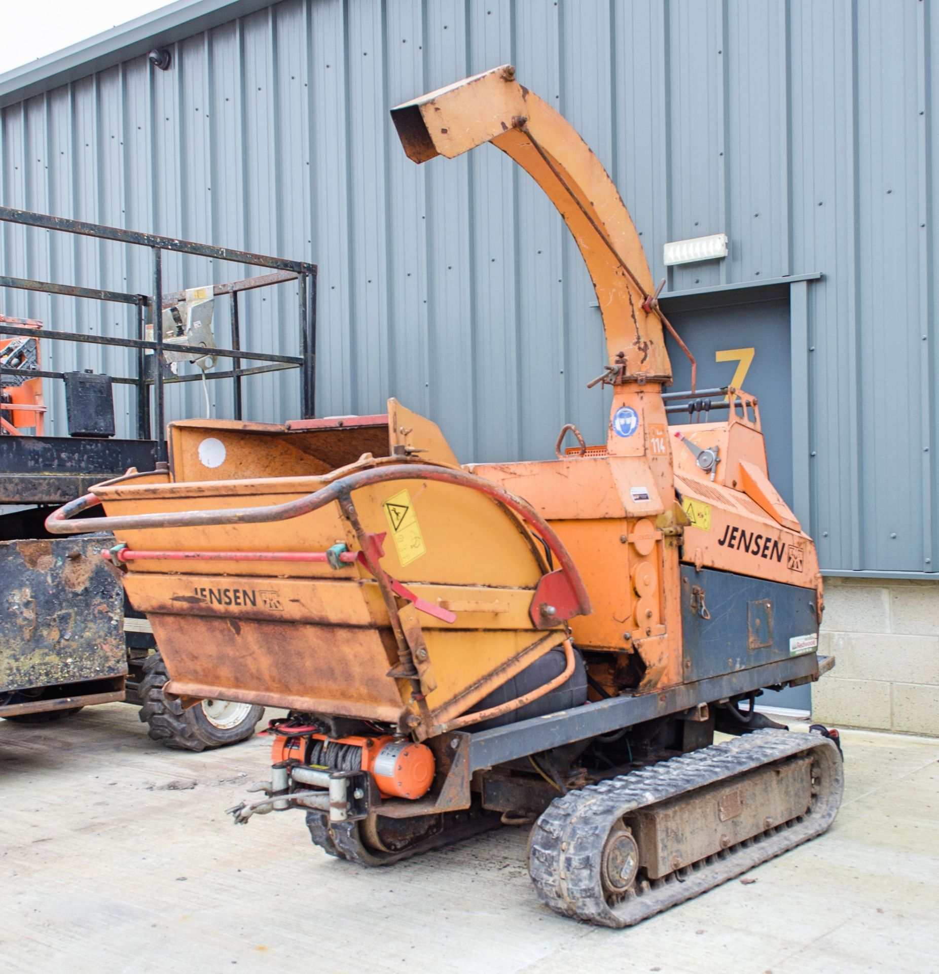 Jensen A530 diesel driven rubber tracked wood chipper c/w Winchmax 12v winch, pendant & remotes - Image 2 of 11