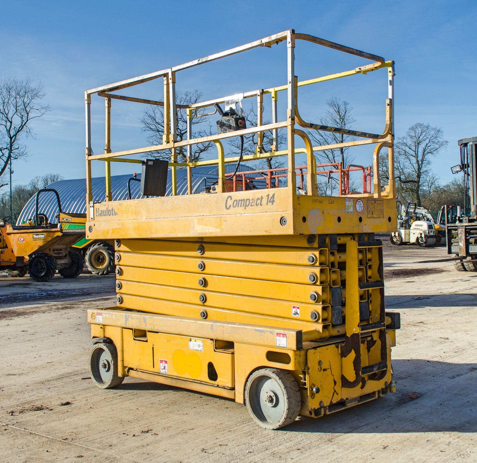 Haulotte Compact 14 battery electric scissor lift access platform Year: 2011 S/N: CE144393 - Image 4 of 12