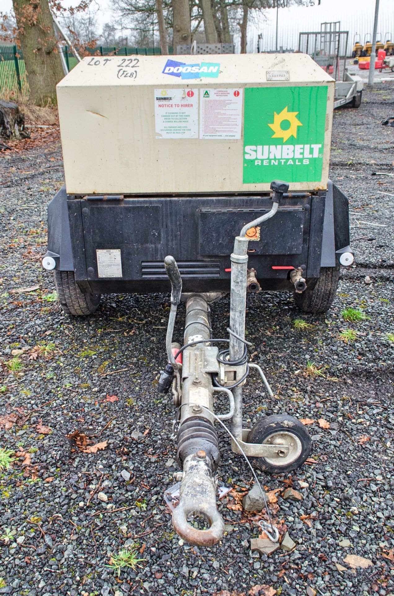 Doosan 7/41 diesel driven fast tow mobile air compressor Year: 2013 S/N: 431992 Recorded hours: 1374 - Image 3 of 7